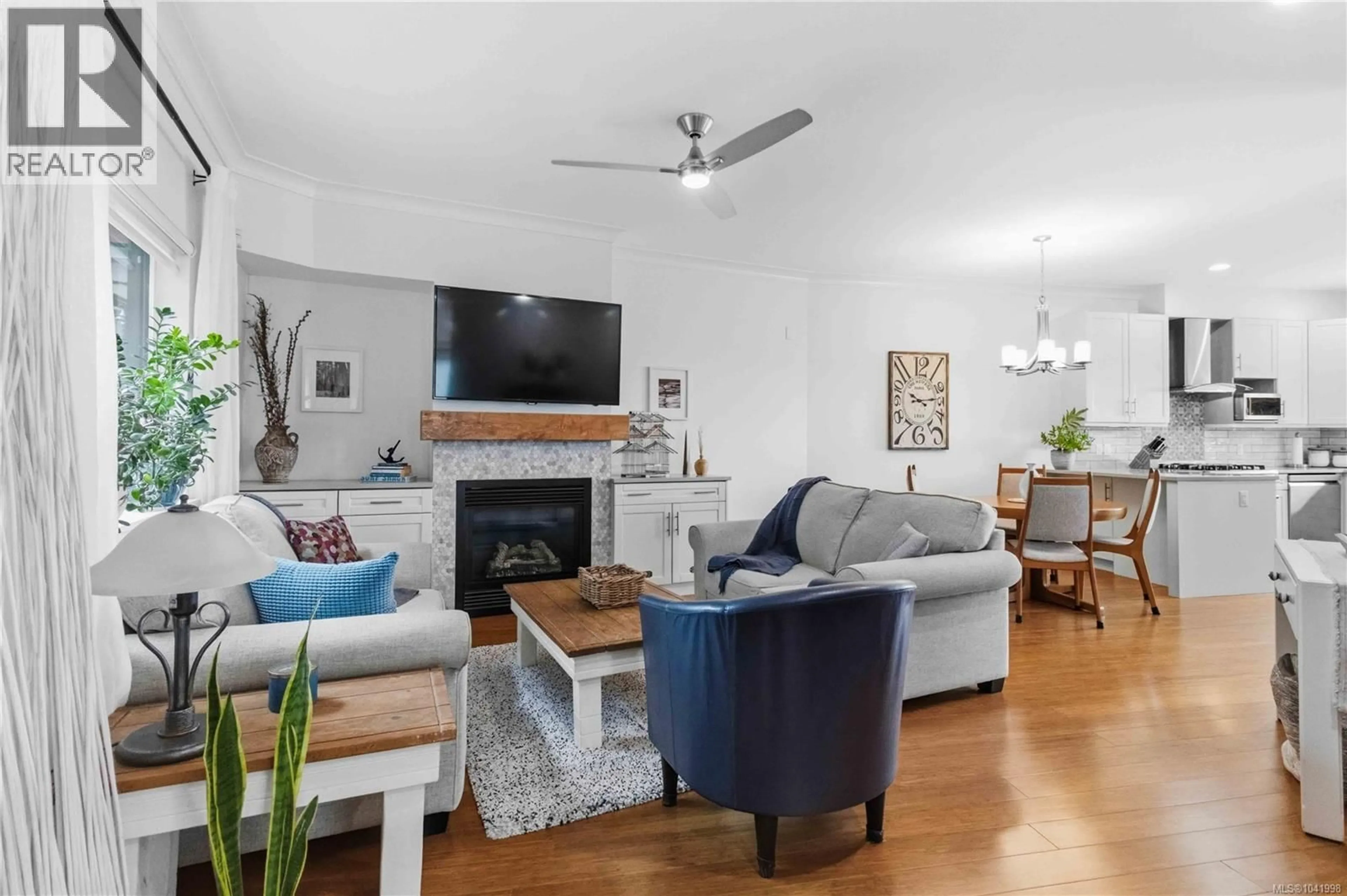 Living room with furniture, unknown for 5 - 2321 ISLAND VIEW ROAD, Central Saanich British Columbia V8Z5Z2