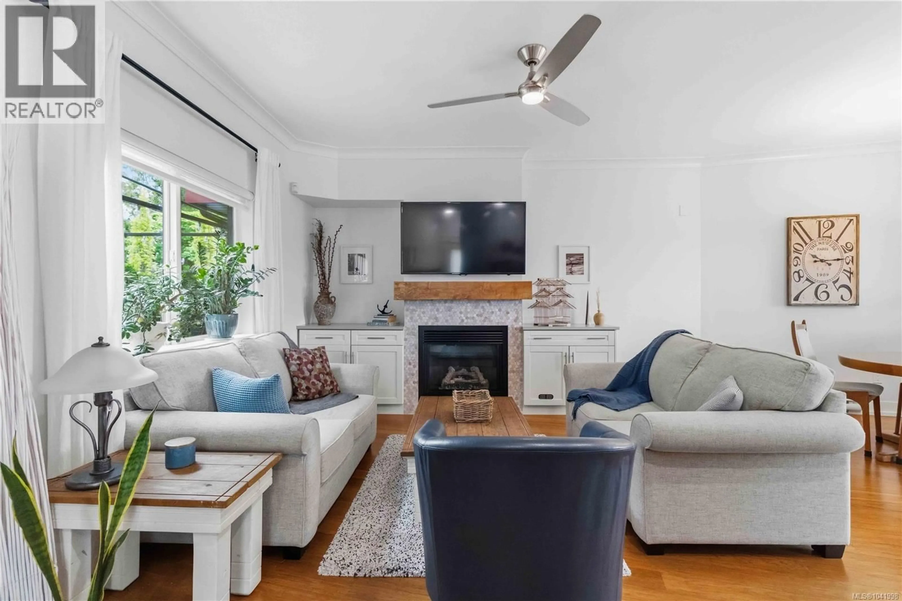 Living room with furniture, unknown for 5 - 2321 ISLAND VIEW ROAD, Central Saanich British Columbia V8Z5Z2