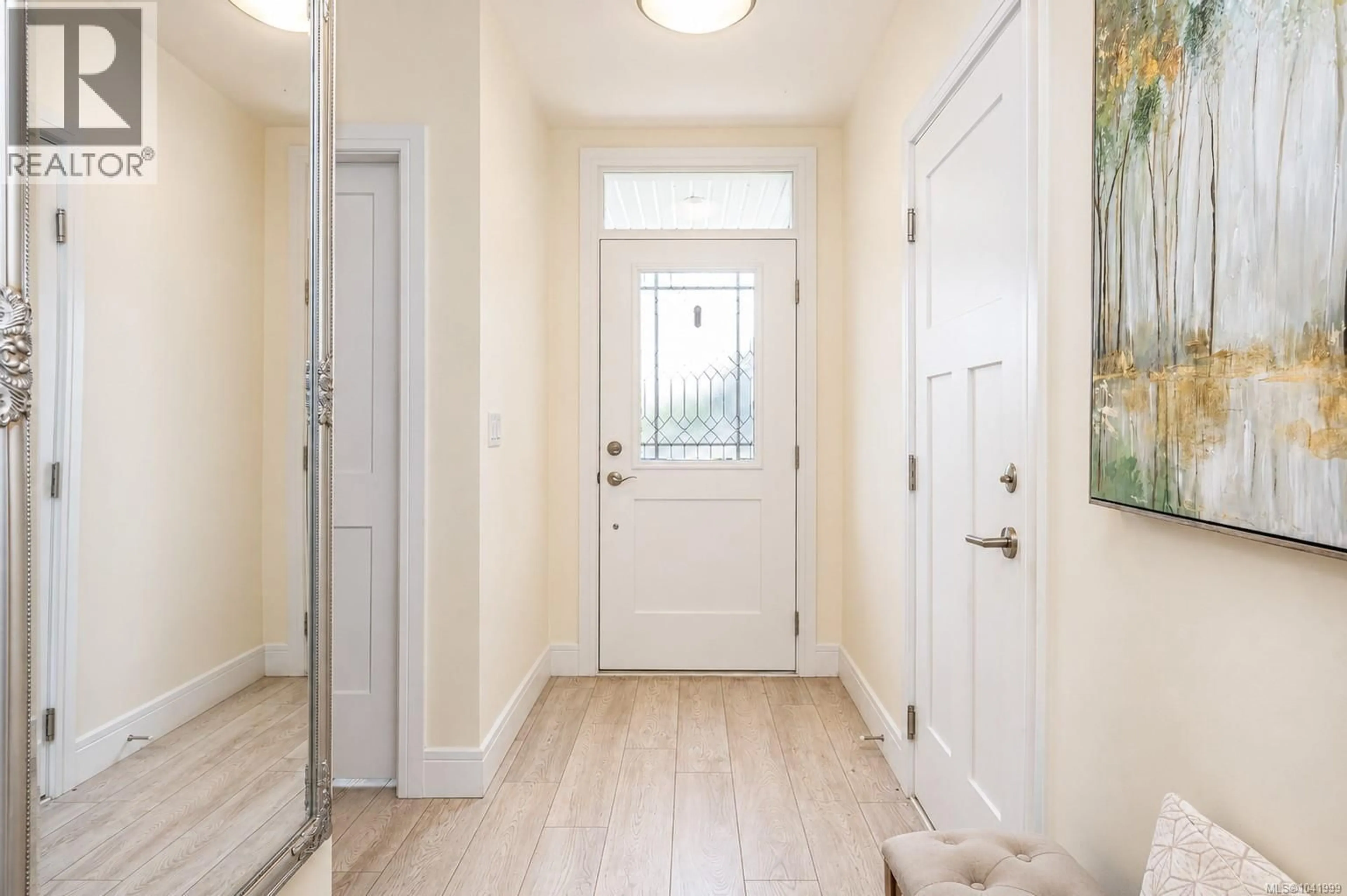 Indoor entryway for 2036 MOUNTAIN VISTA DRIVE, Nanaimo British Columbia V9T0L4