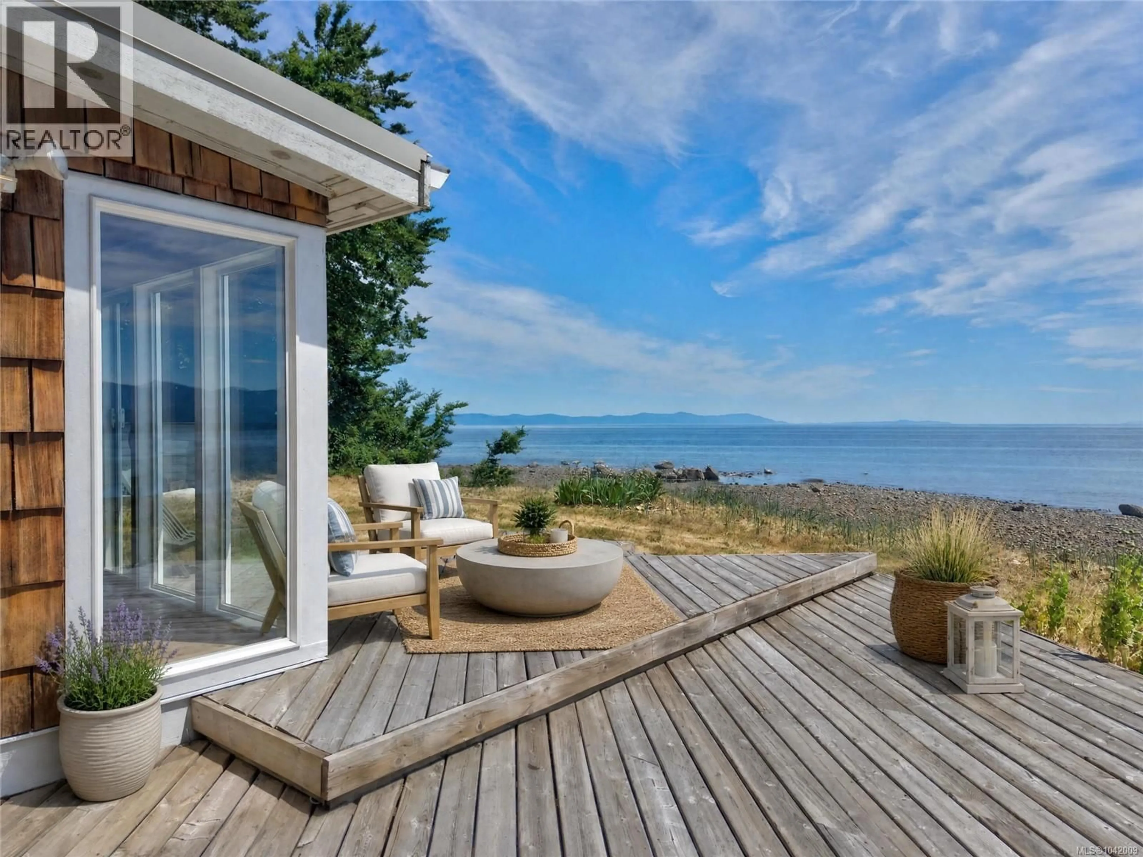 Patio, water/lake/river/ocean view for 343 LAZO ROAD, Comox British Columbia V9M3T9