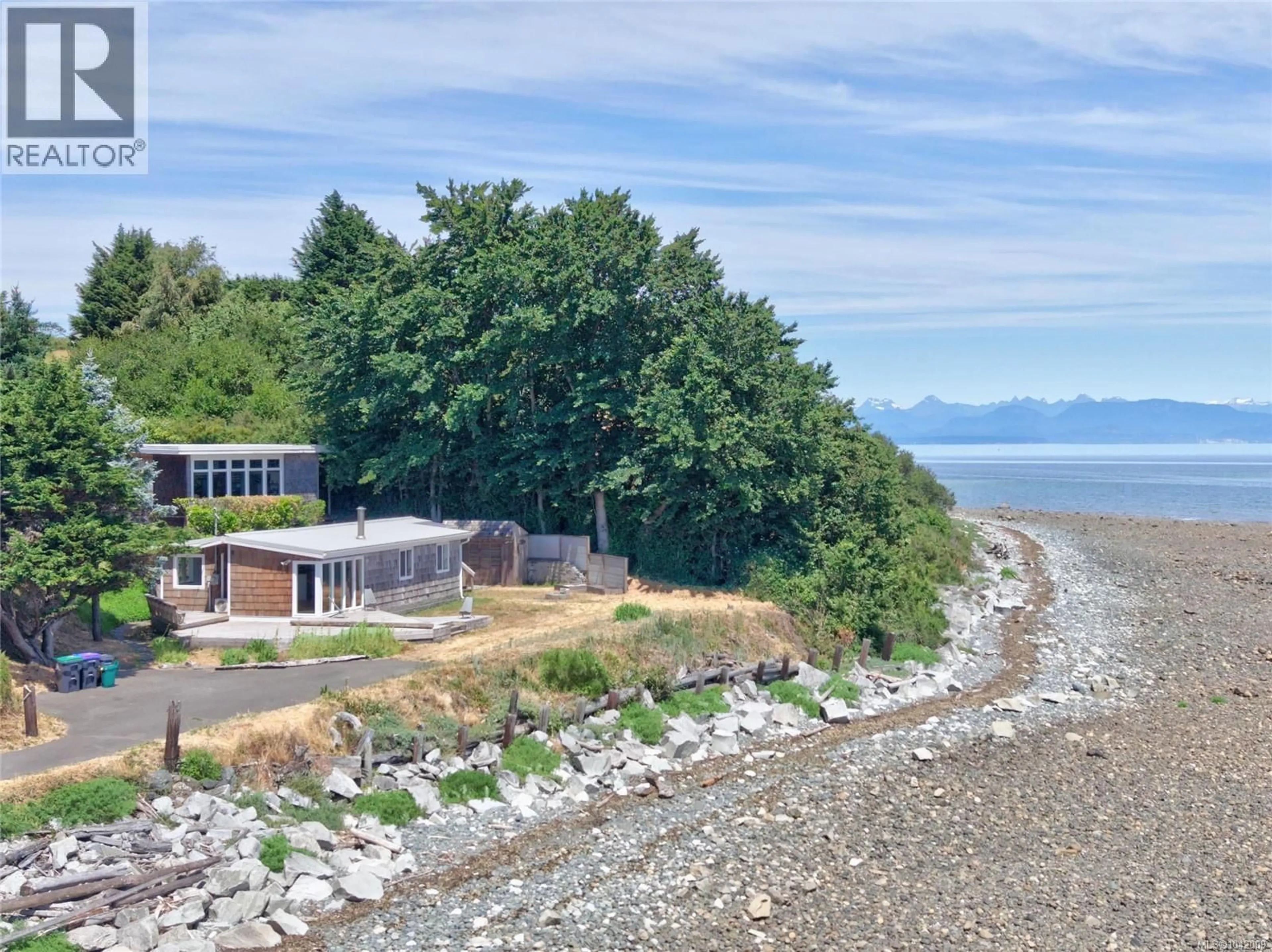 A pic from outside/outdoor area/front of a property/back of a property/a pic from drone, water/lake/river/ocean view for 343 LAZO ROAD, Comox British Columbia V9M3T9