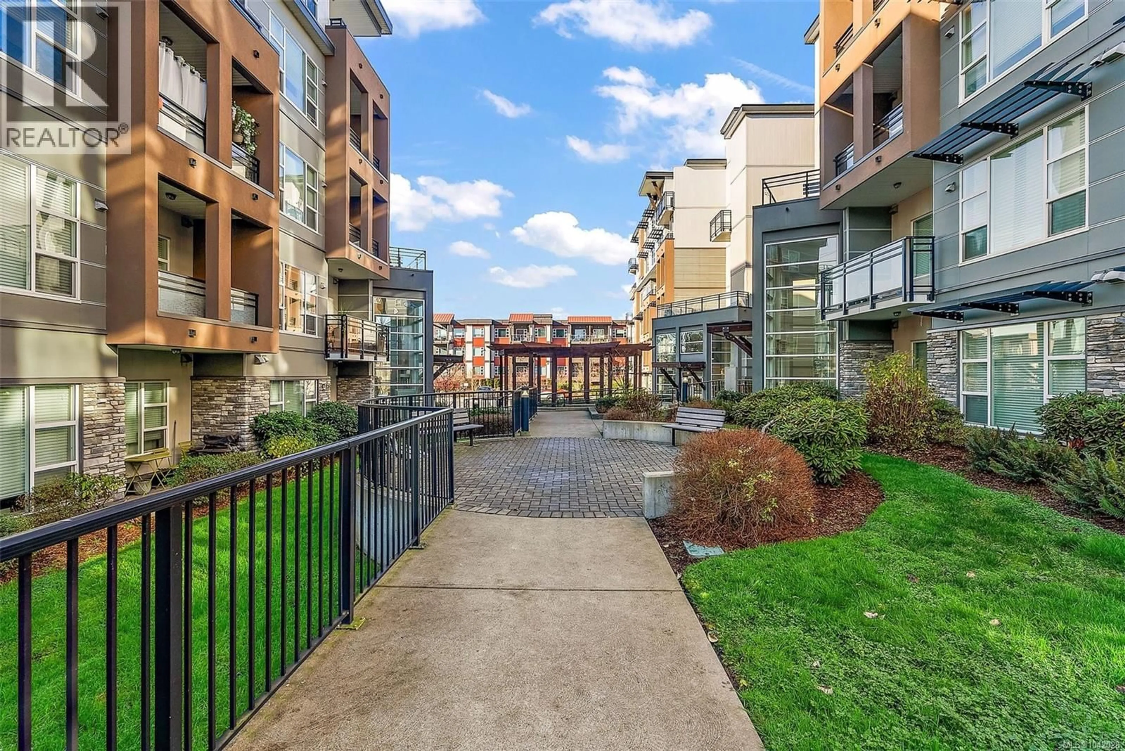 Patio, street for 301 - 1018 INVERNESS ROAD, Saanich British Columbia V8X0B1