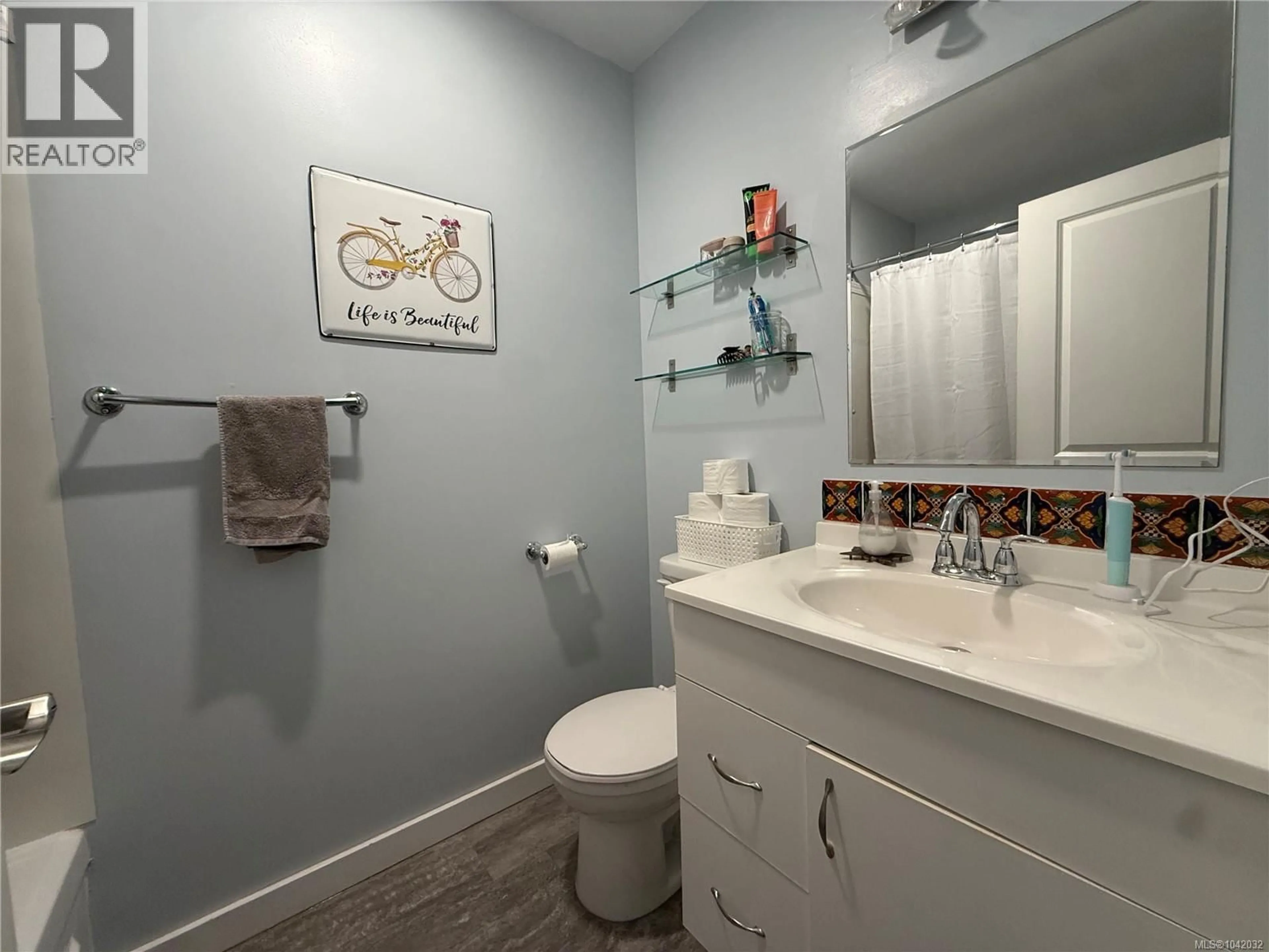 Standard bathroom, ceramic/tile floor for 29 - 9130 GRANVILLE STREET, Port Hardy British Columbia V0N2P0