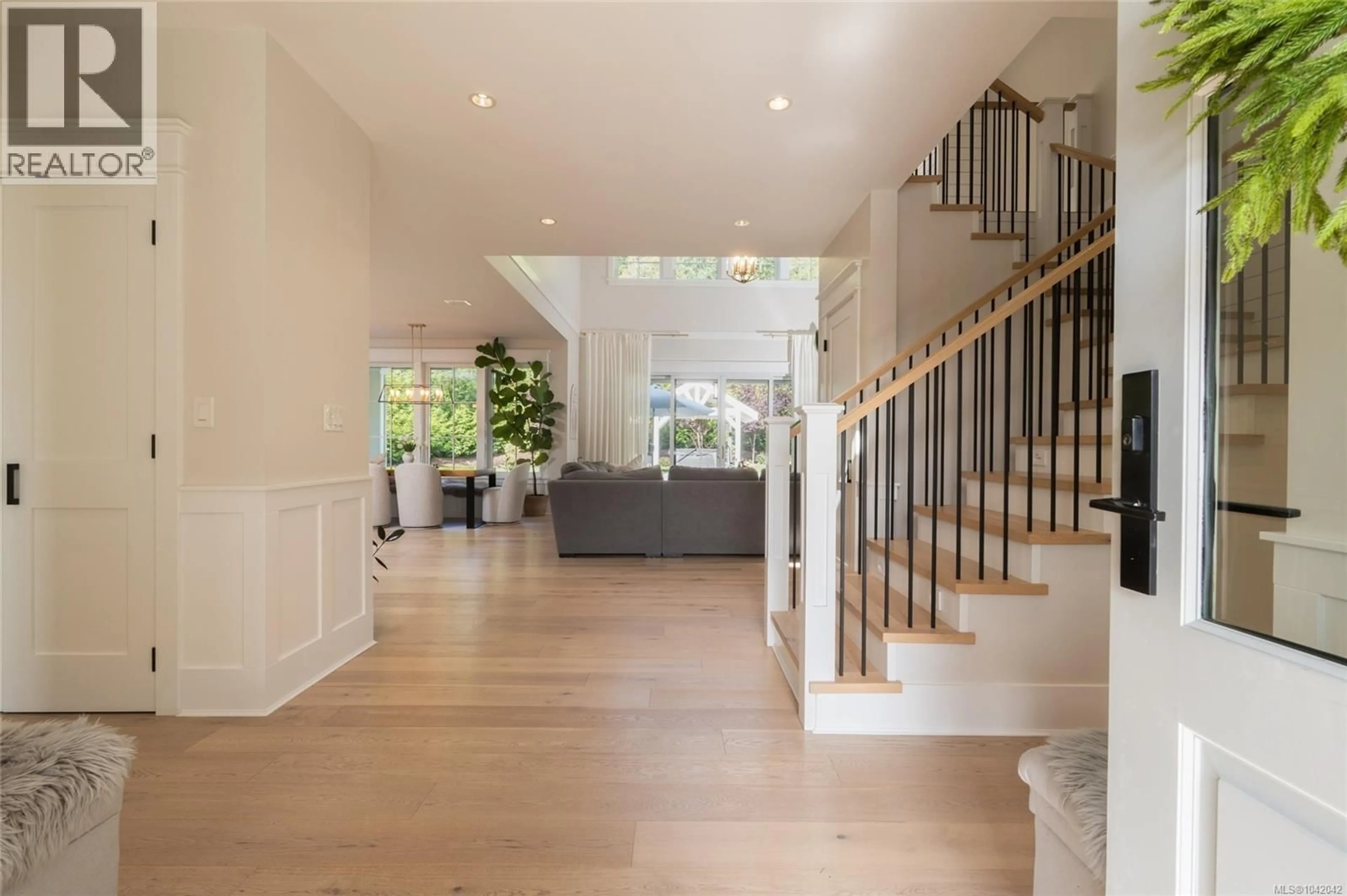 Indoor entryway for 10730 BAYFIELD ROAD, North Saanich British Columbia V8L5S7