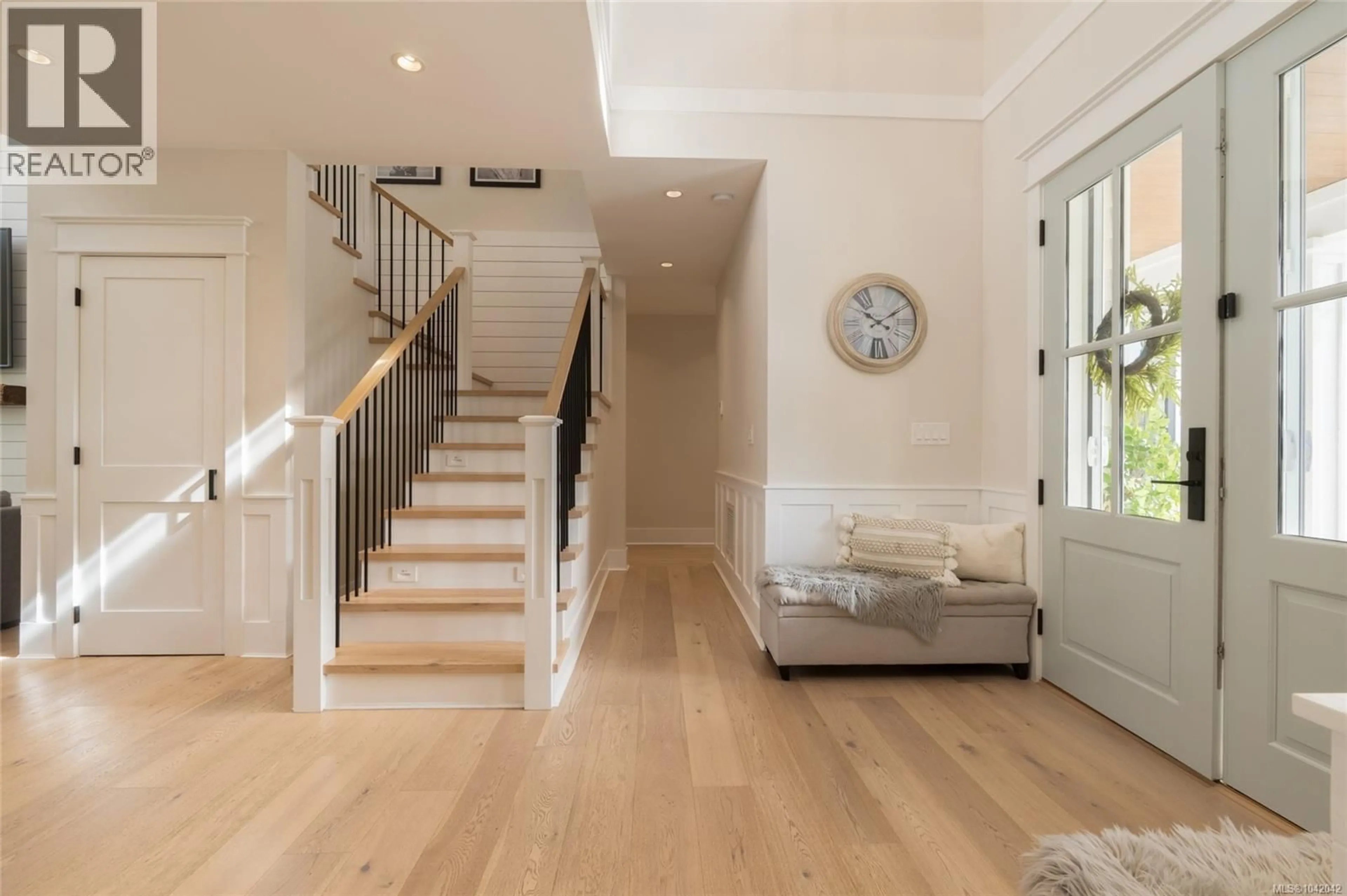 Indoor entryway for 10730 BAYFIELD ROAD, North Saanich British Columbia V8L5S7