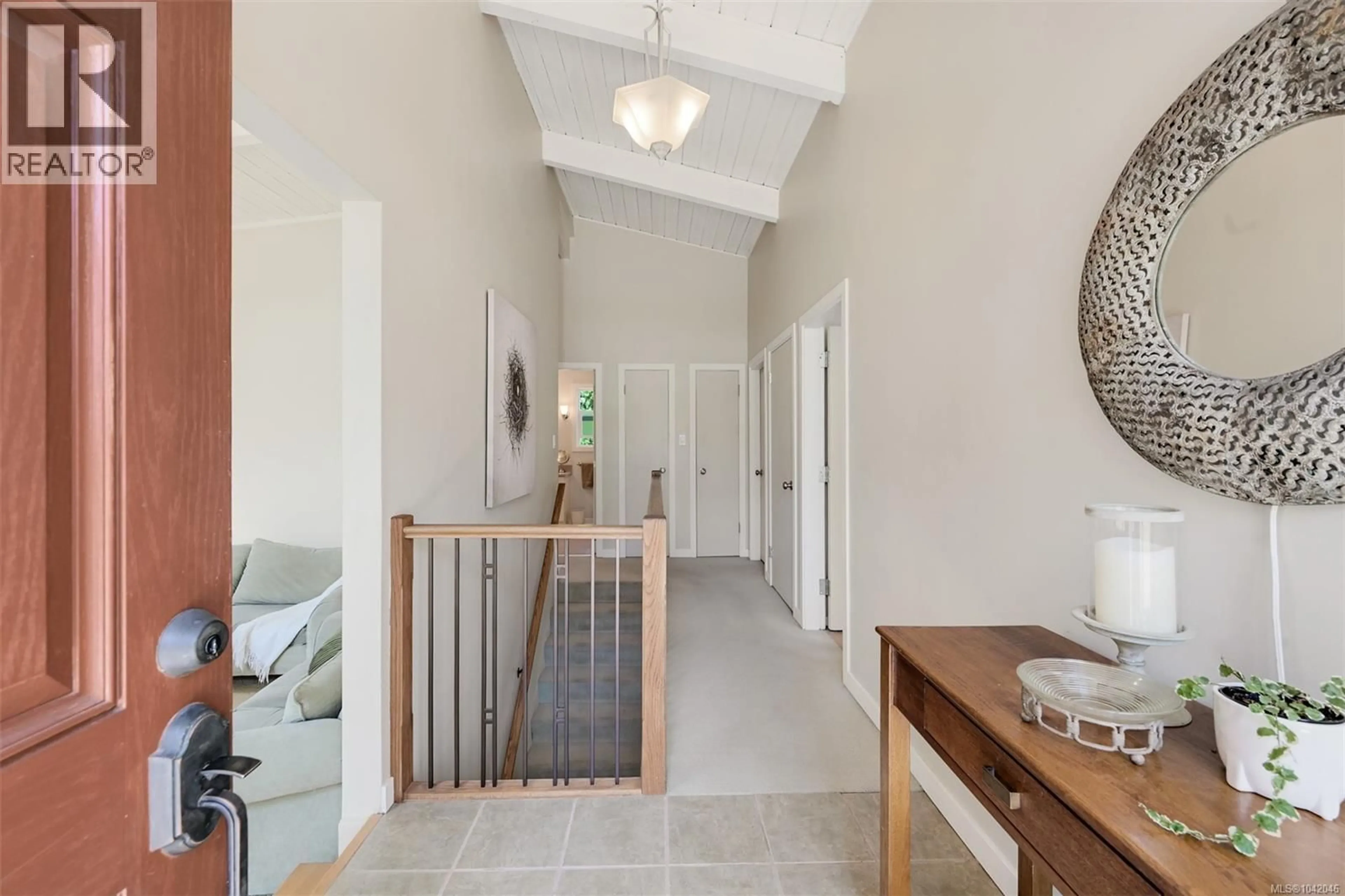 Indoor entryway for 880 ROCKHEIGHTS AVENUE, Esquimalt British Columbia V9A6H6