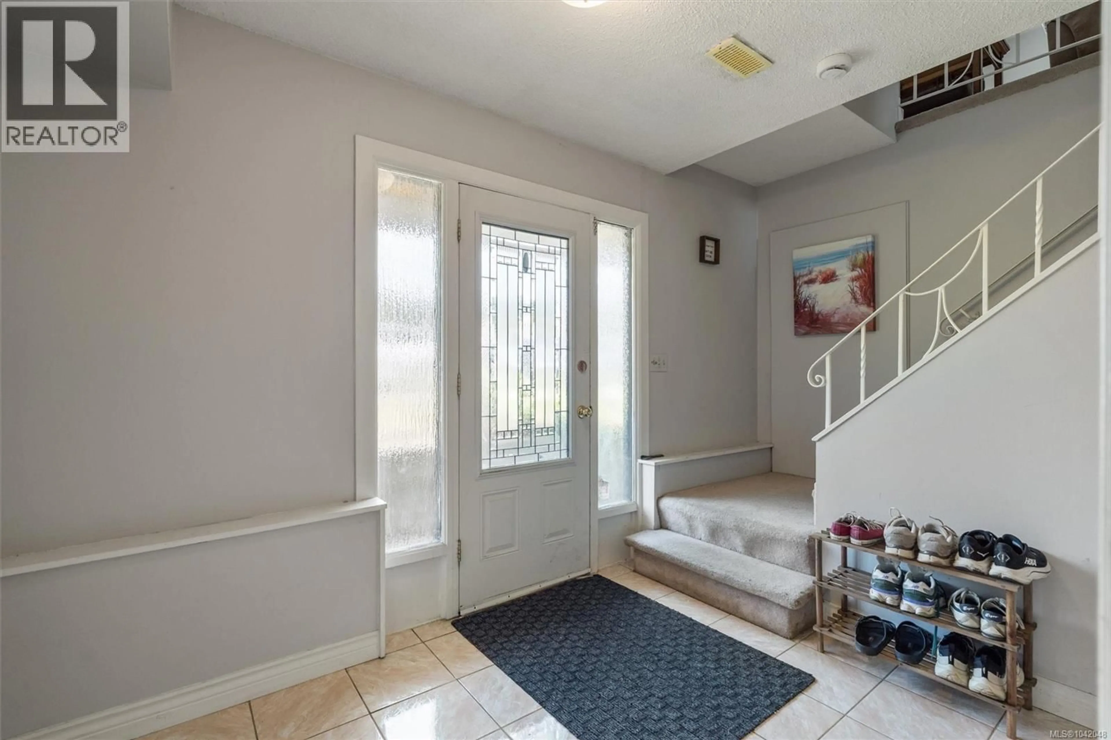 Indoor entryway for 4043 SHELBOURNE STREET, Saanich British Columbia V8N3E5