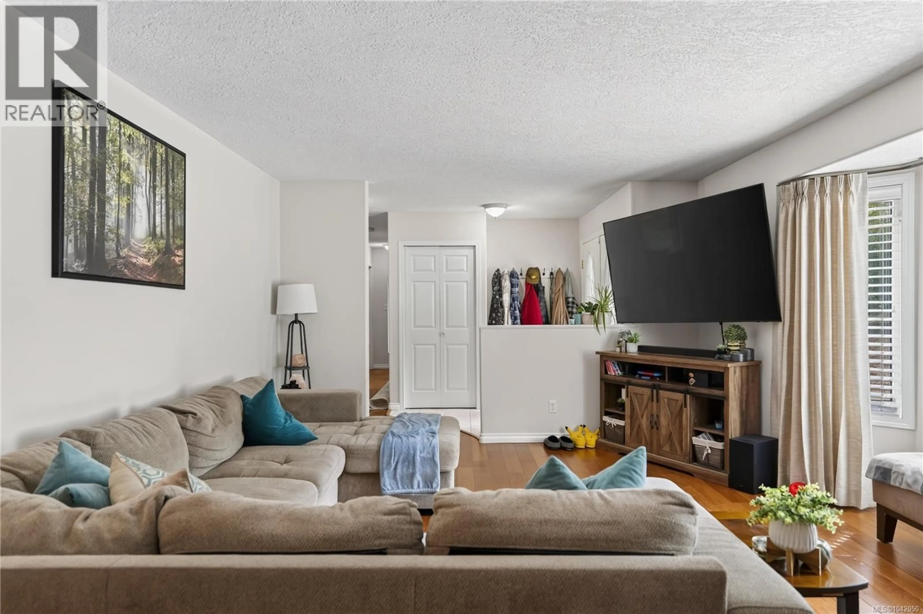 Living room with furniture, unknown for 4269 WELLINGTON AVENUE, Port Alberni British Columbia V9Y7L4