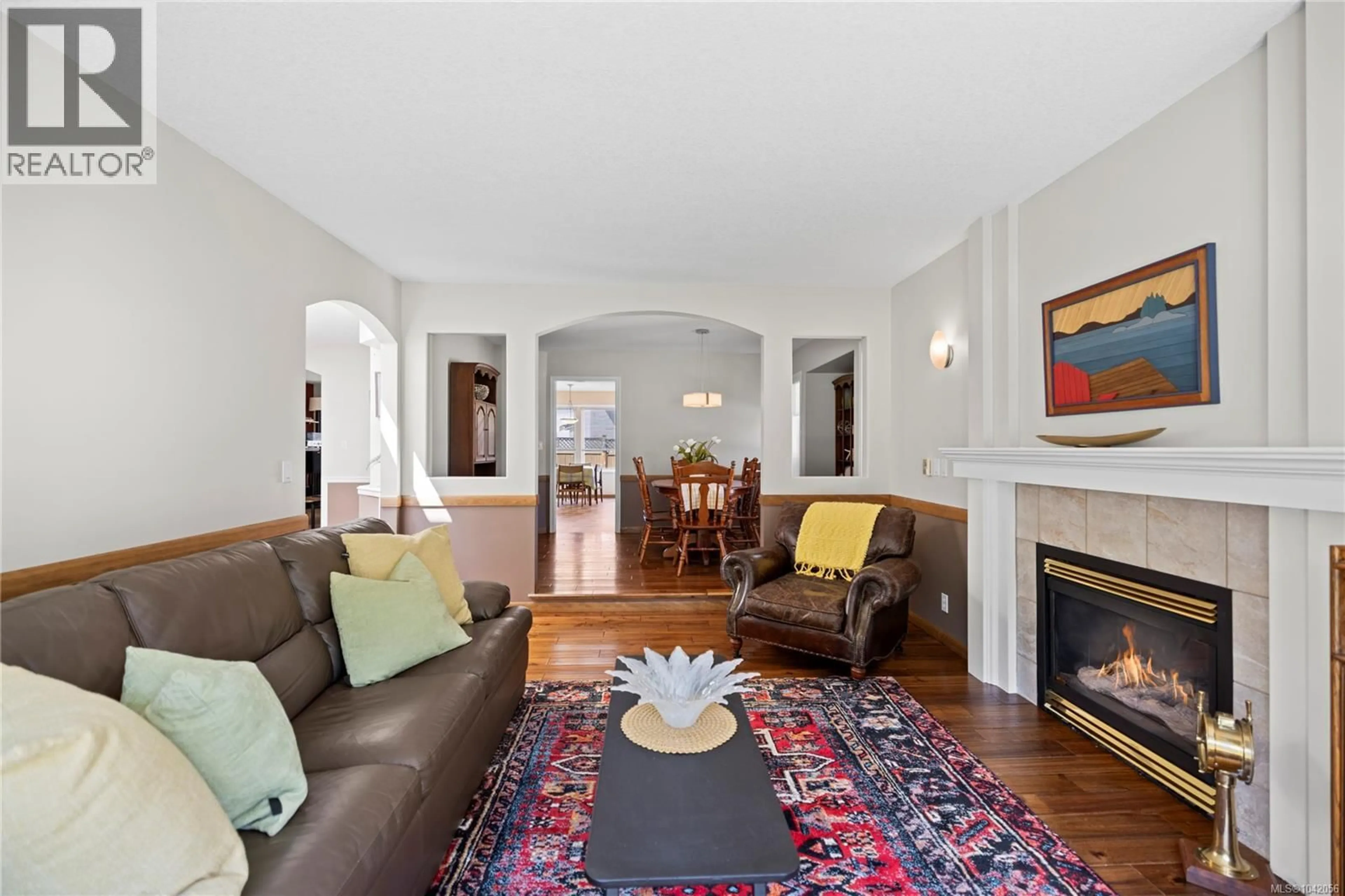 Living room with furniture, unknown for 696 REDWOOD DRIVE, Qualicum Beach British Columbia V9K2J2