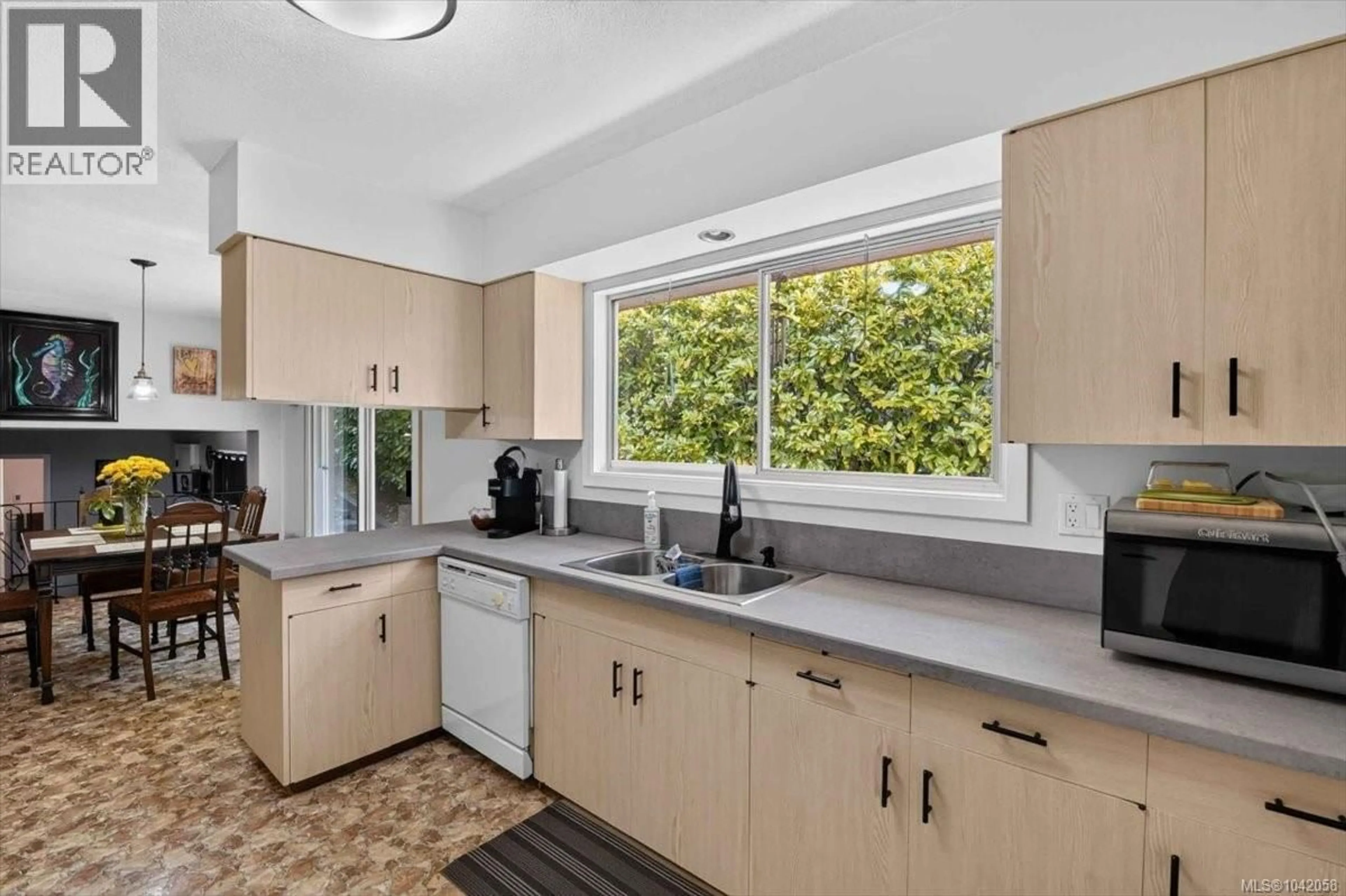 Standard kitchen, ceramic/tile floor for 3962 BRUCE STREET, Port Alberni British Columbia V9Y1J4