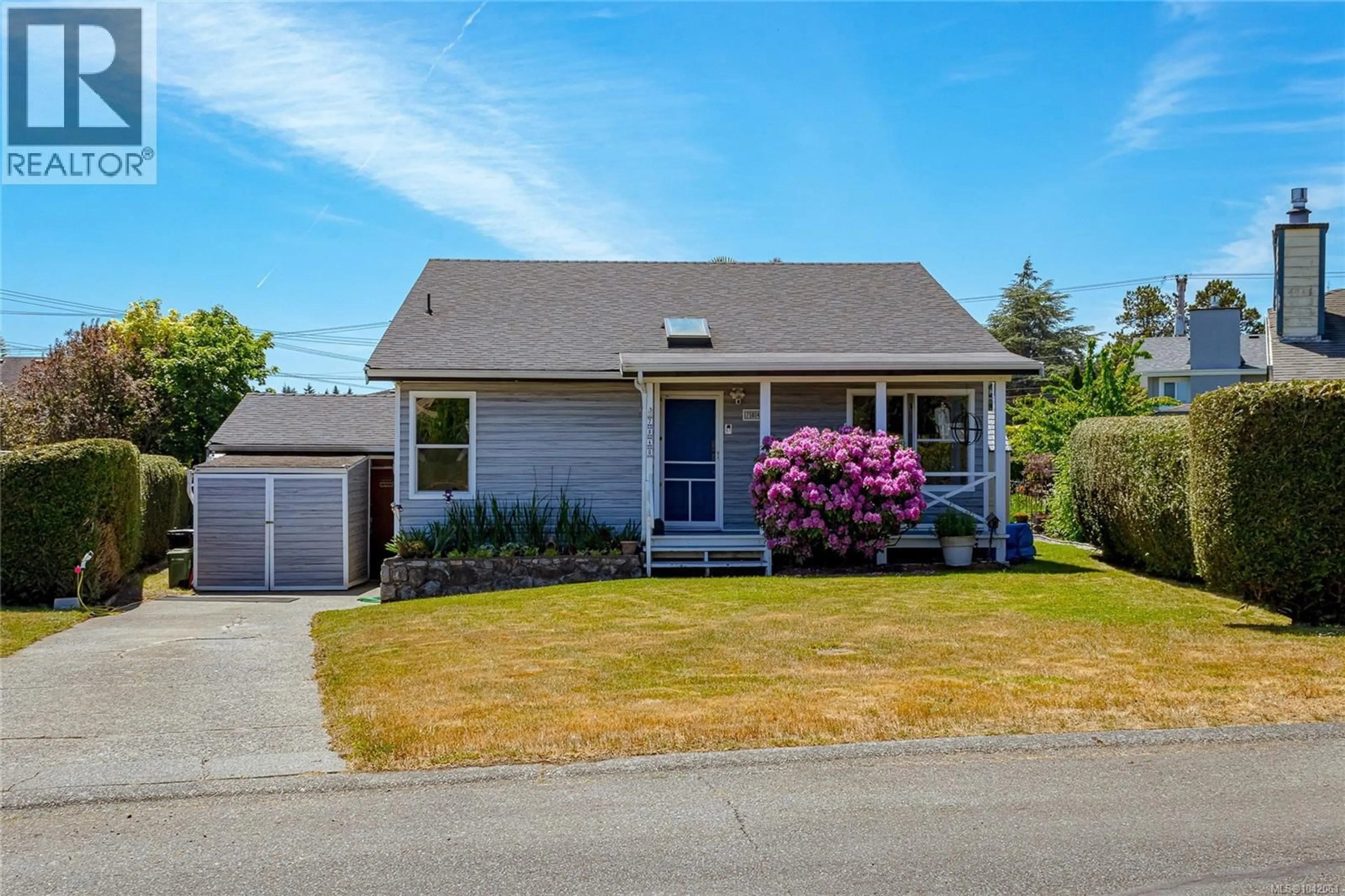 Home with vinyl exterior material, street for 7840 FAIRMEADOW PLACE, Central Saanich British Columbia V8M1K8