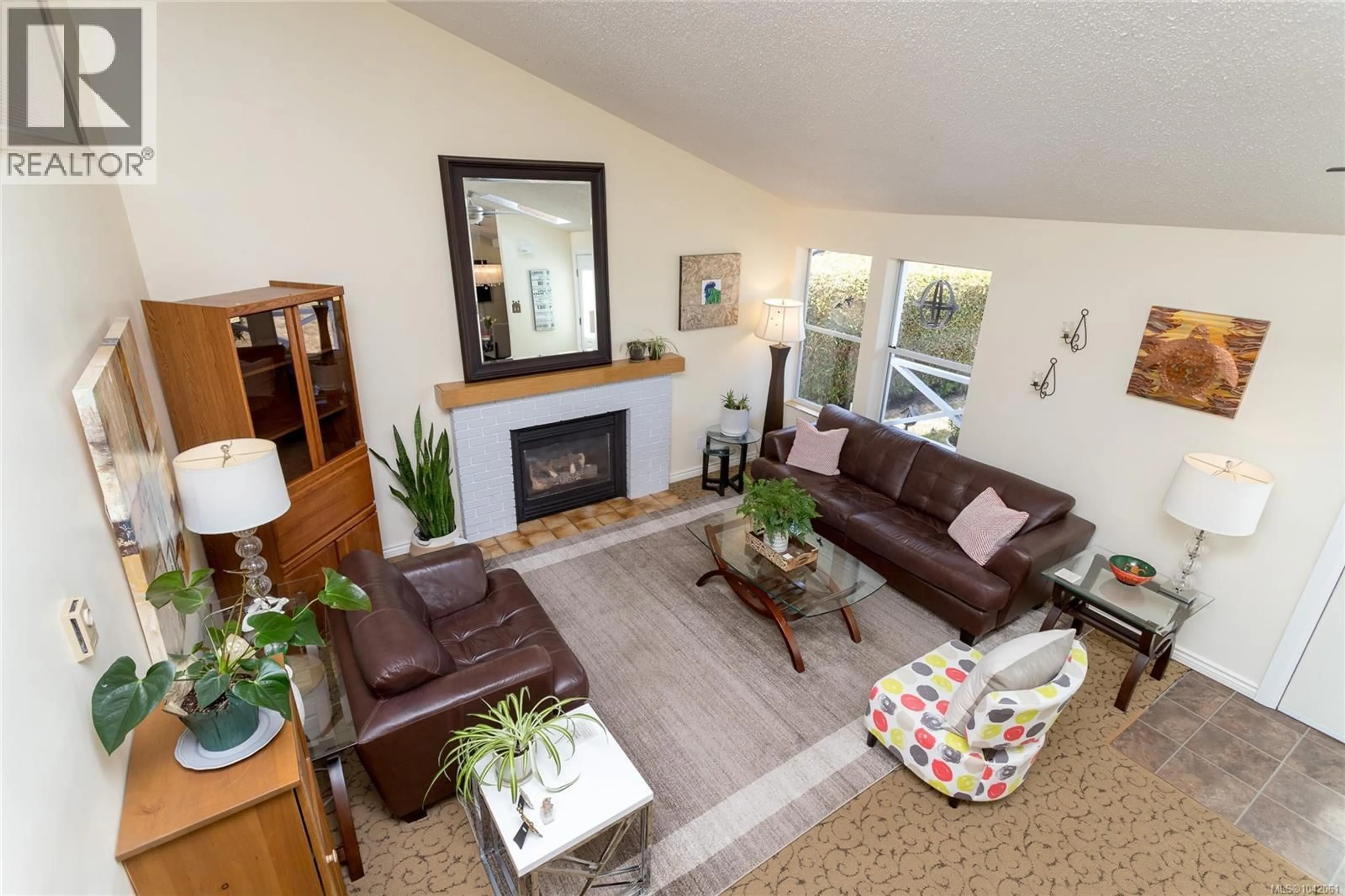 Living room with furniture, unknown for 7840 FAIRMEADOW PLACE, Central Saanich British Columbia V8M1K8