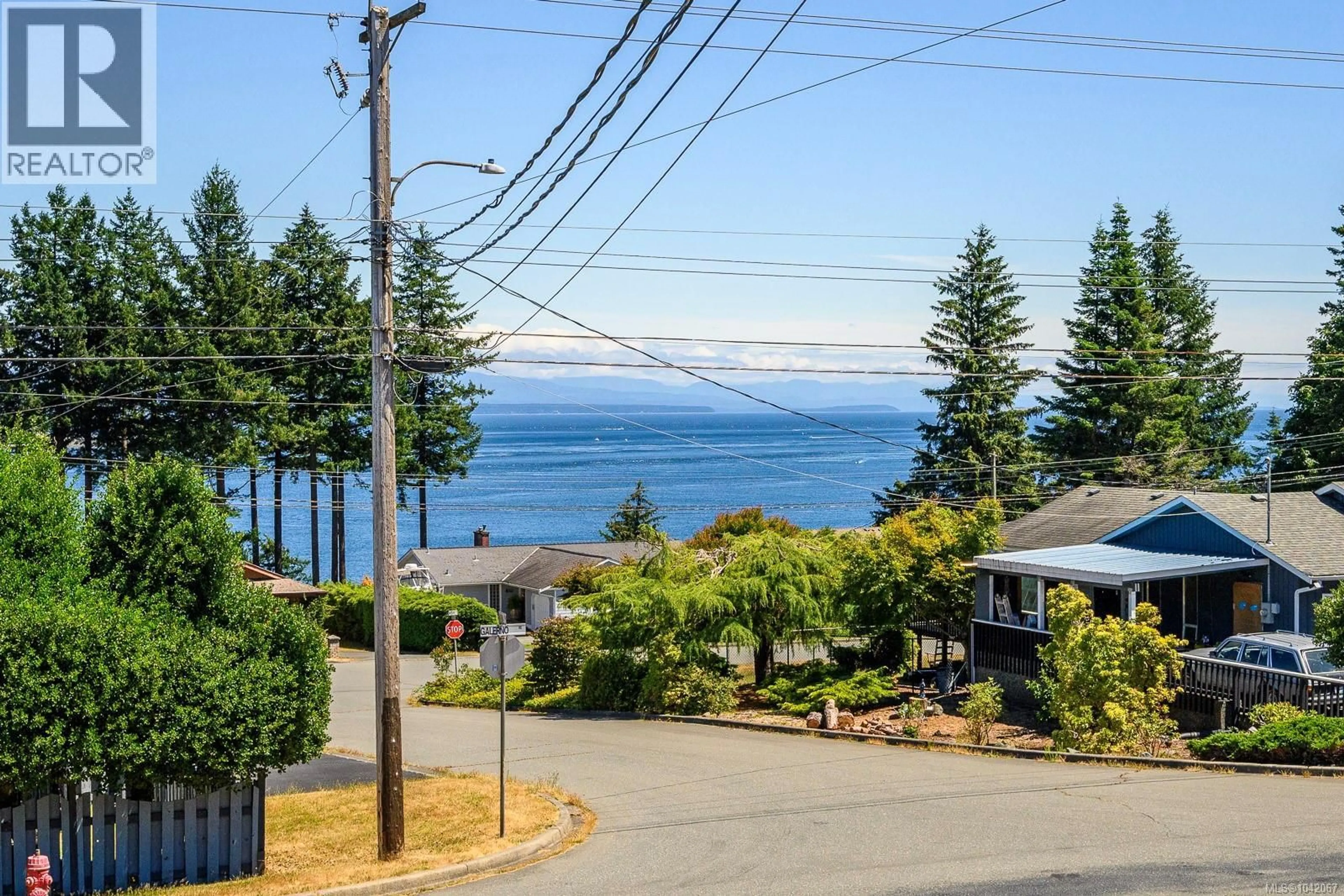 A pic from outside/outdoor area/front of a property/back of a property/a pic from drone, water/lake/river/ocean view for S - 896 GALERNO ROAD, Campbell River British Columbia V9W5J4