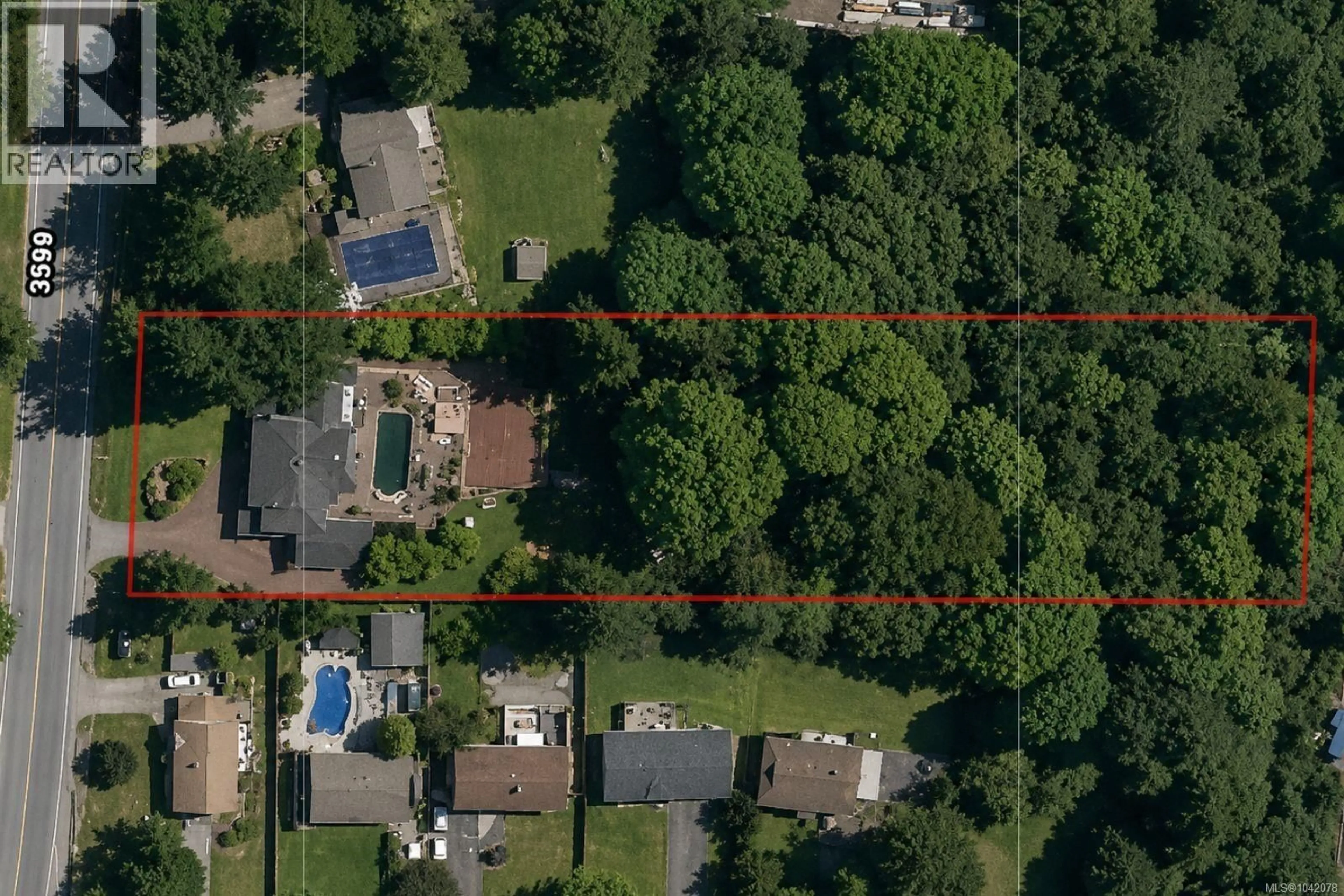 A pic from outside/outdoor area/front of a property/back of a property/a pic from drone, street for 3575 UPLANDS DRIVE, Nanaimo British Columbia V9T2T4