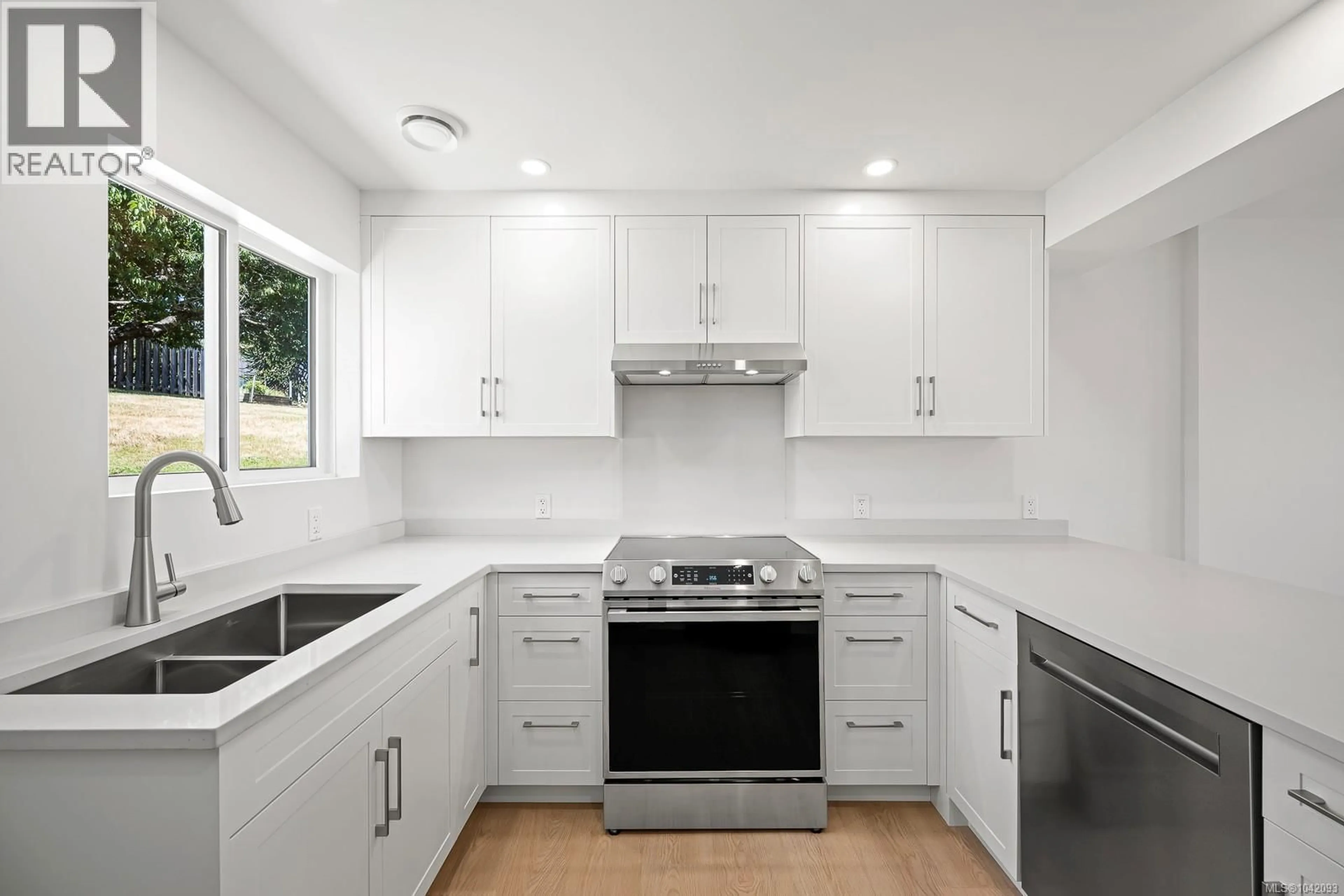 Standard kitchen, ceramic/tile floor for N - 896 GALERNO ROAD, Campbell River British Columbia V9W5J4