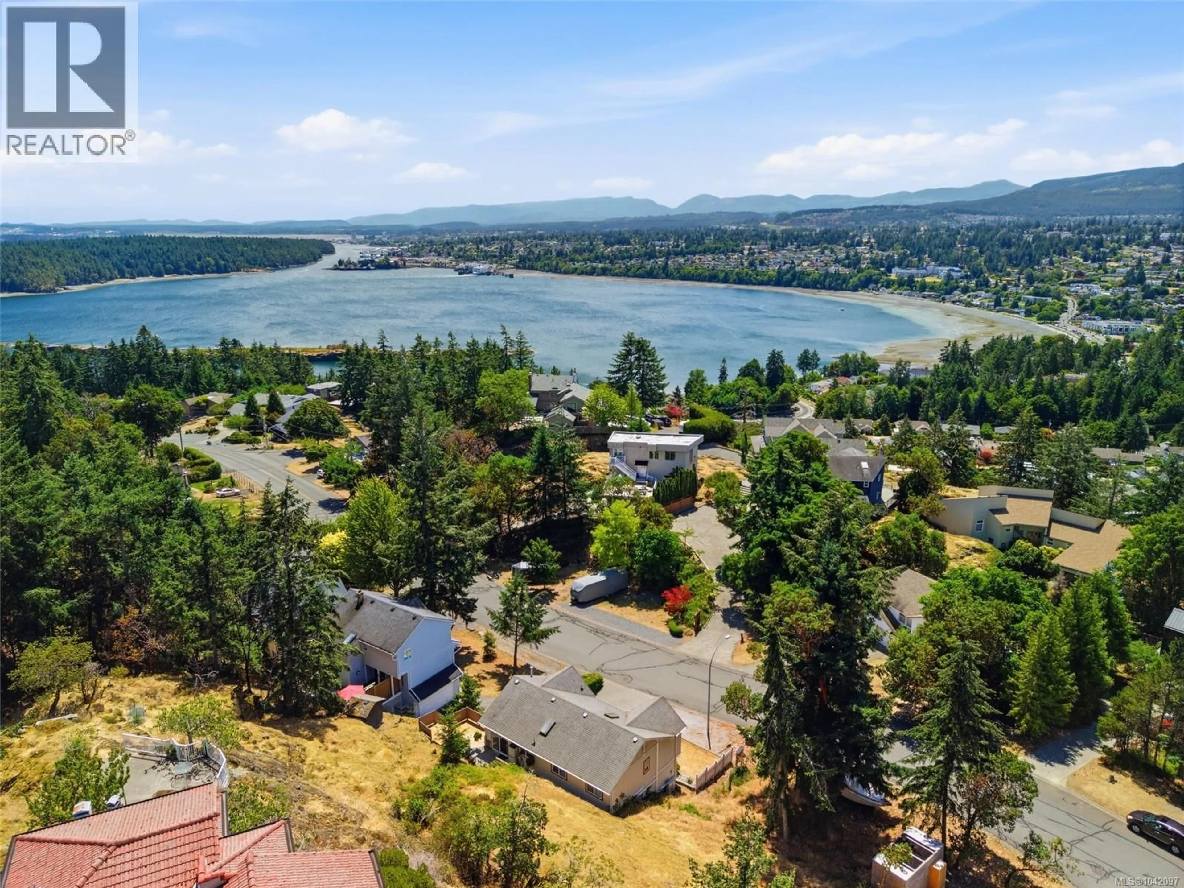 A pic from outside/outdoor area/front of a property/back of a property/a pic from drone, water/lake/river/ocean view for 339 NOTTINGHAM DRIVE, Nanaimo British Columbia V9T4T1
