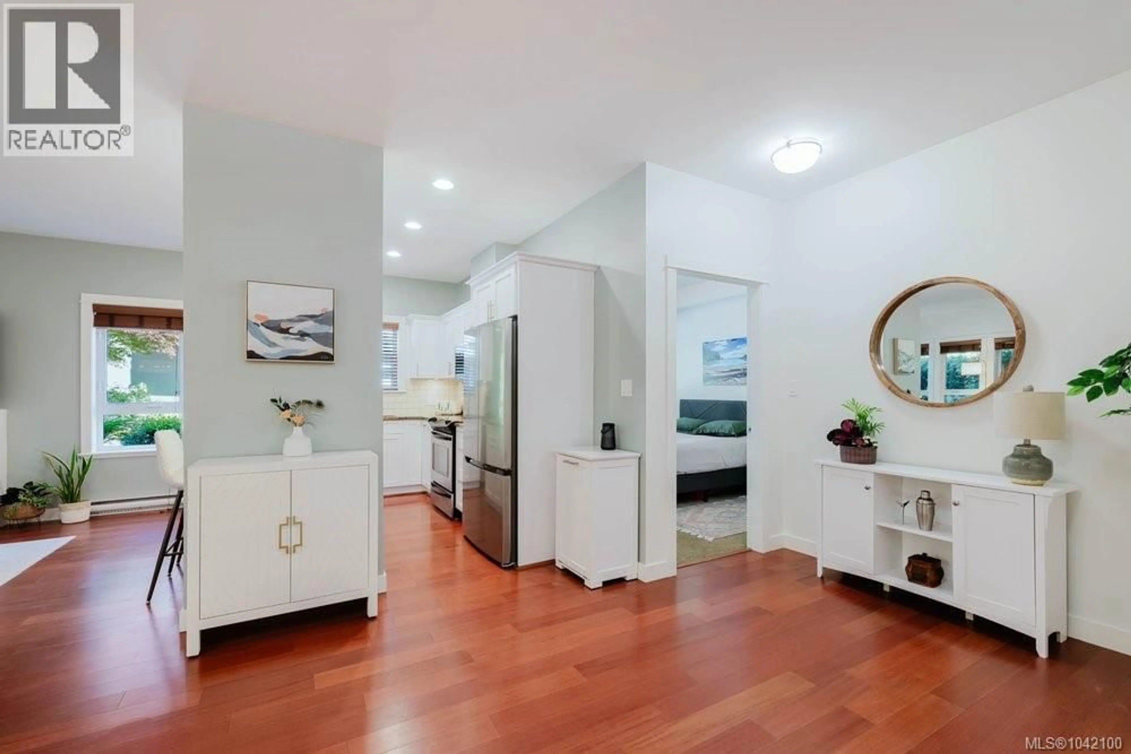 Indoor entryway for 107 - 101 NURSERY HILL DRIVE, View Royal British Columbia V9B0H5