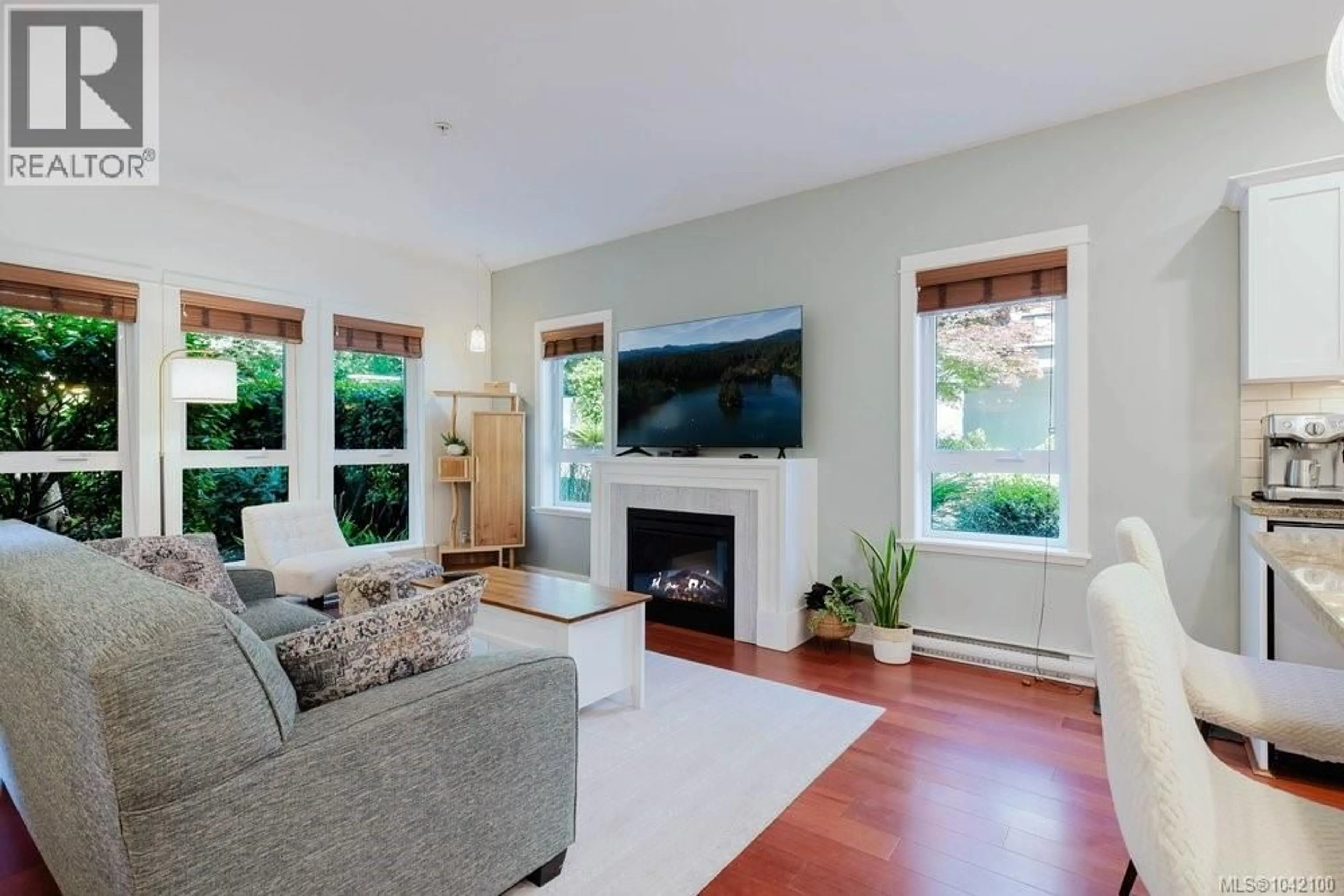 Living room with furniture, unknown for 107 - 101 NURSERY HILL DRIVE, View Royal British Columbia V9B0H5