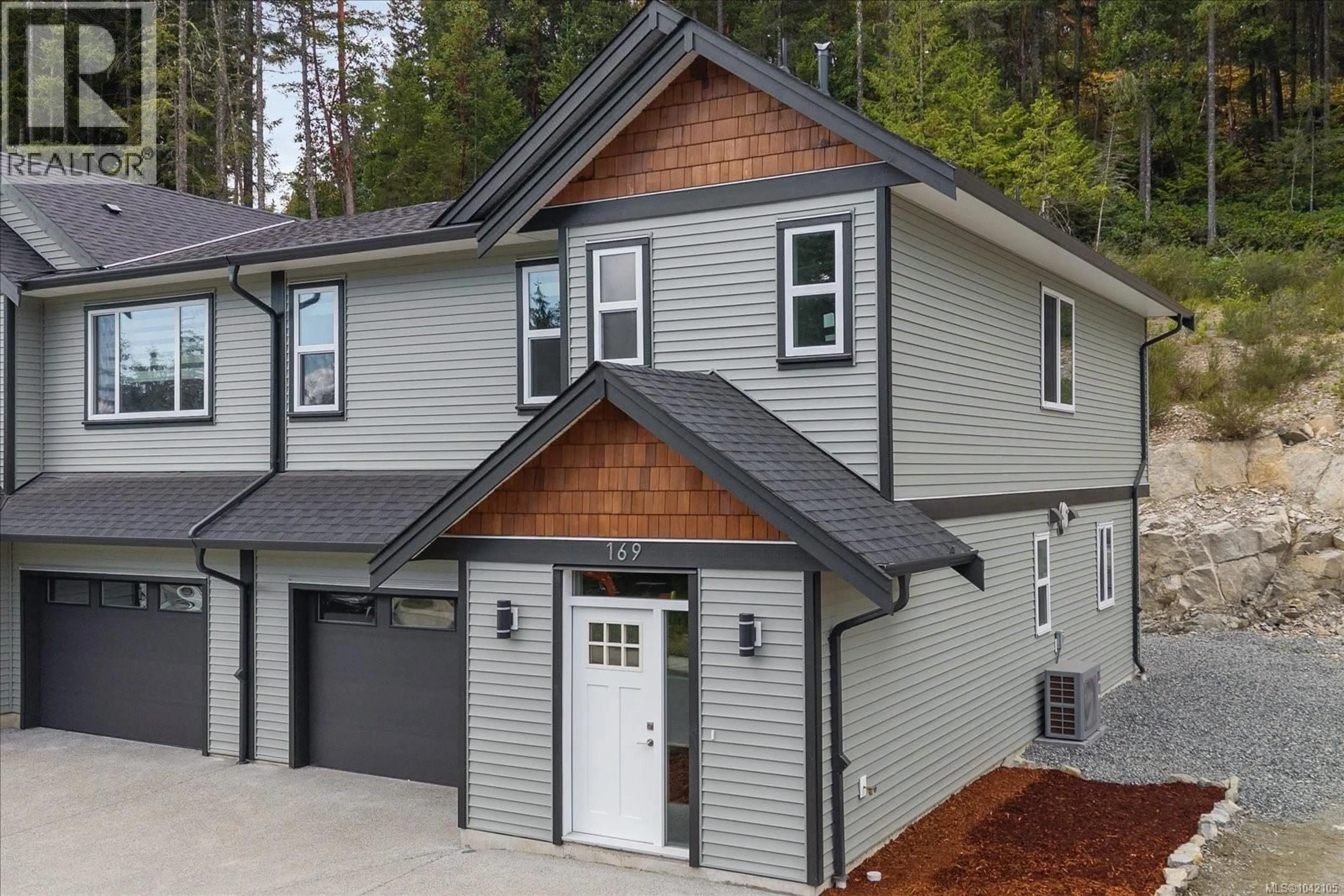 Home with vinyl exterior material, street for 169 HUNTER WAY, Ladysmith British Columbia V9G1N4