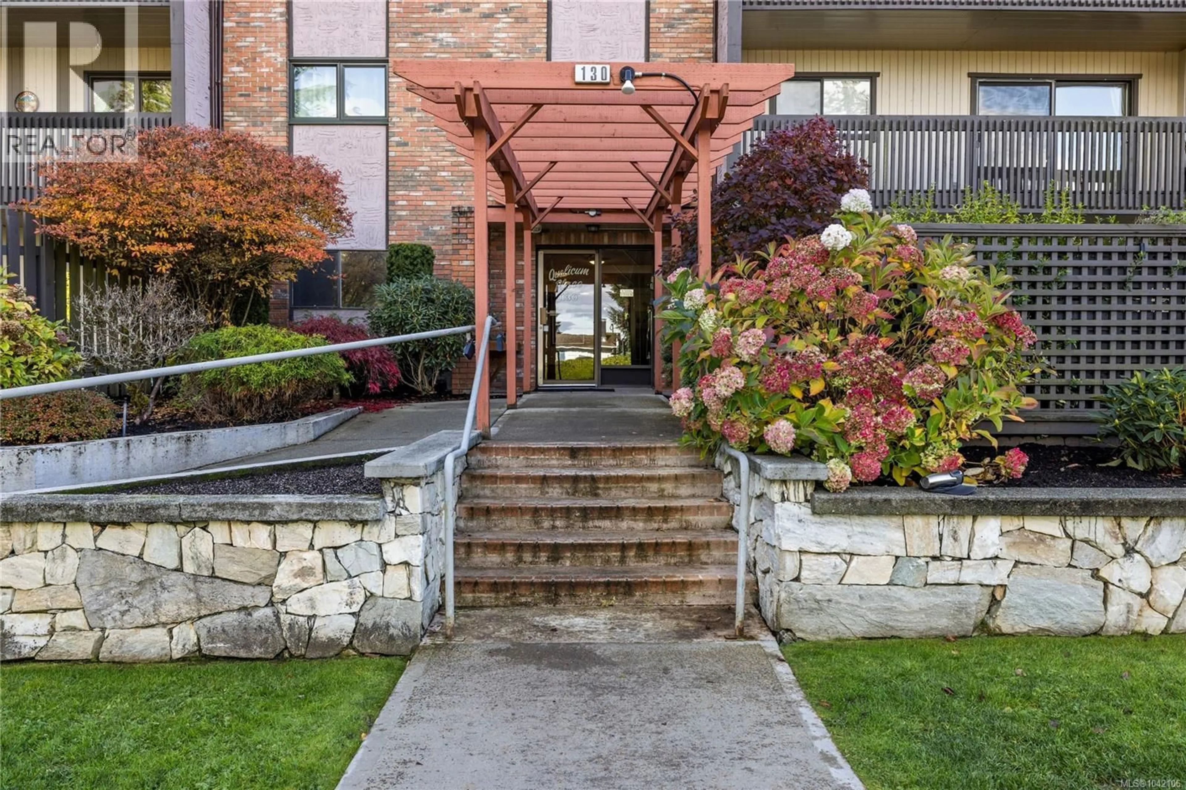 Unknown for 202 - 130 SUNNINGDALE ROAD EAST, Qualicum Beach British Columbia V9K1P6