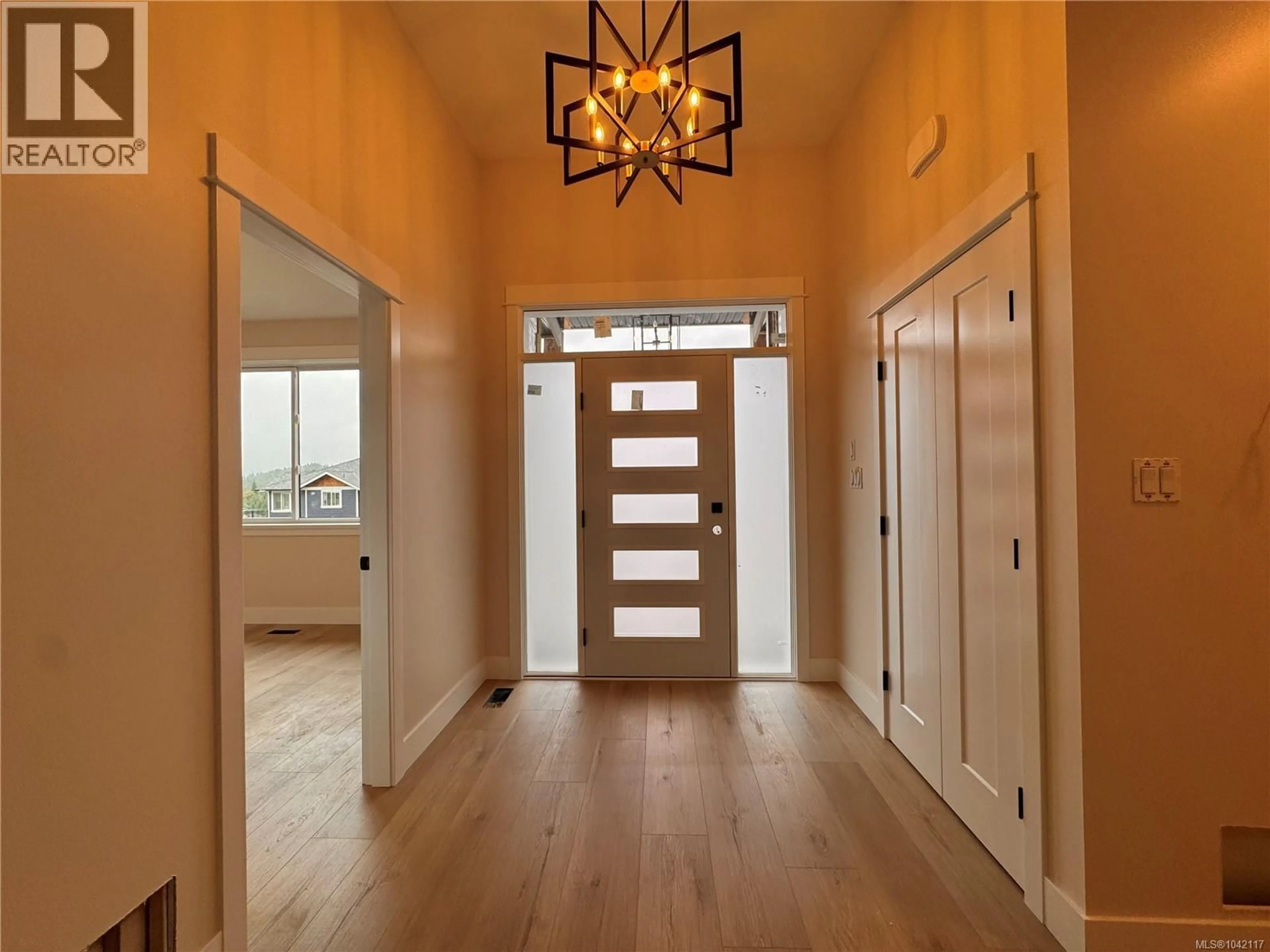 Indoor entryway for 537 MOUNTAIN VIEW DRIVE, Lake Cowichan British Columbia V0R2G1