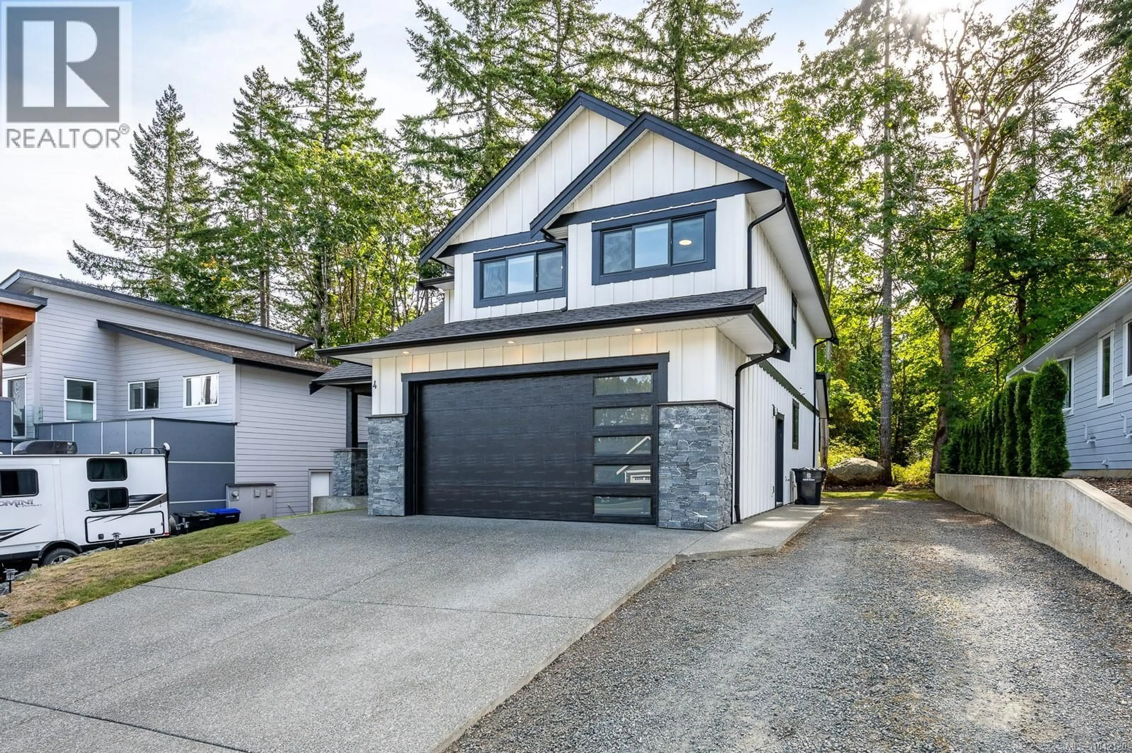 Home with vinyl exterior material, street for 4 - 2880 ARDEN ROAD, Courtenay British Columbia V9N9J9