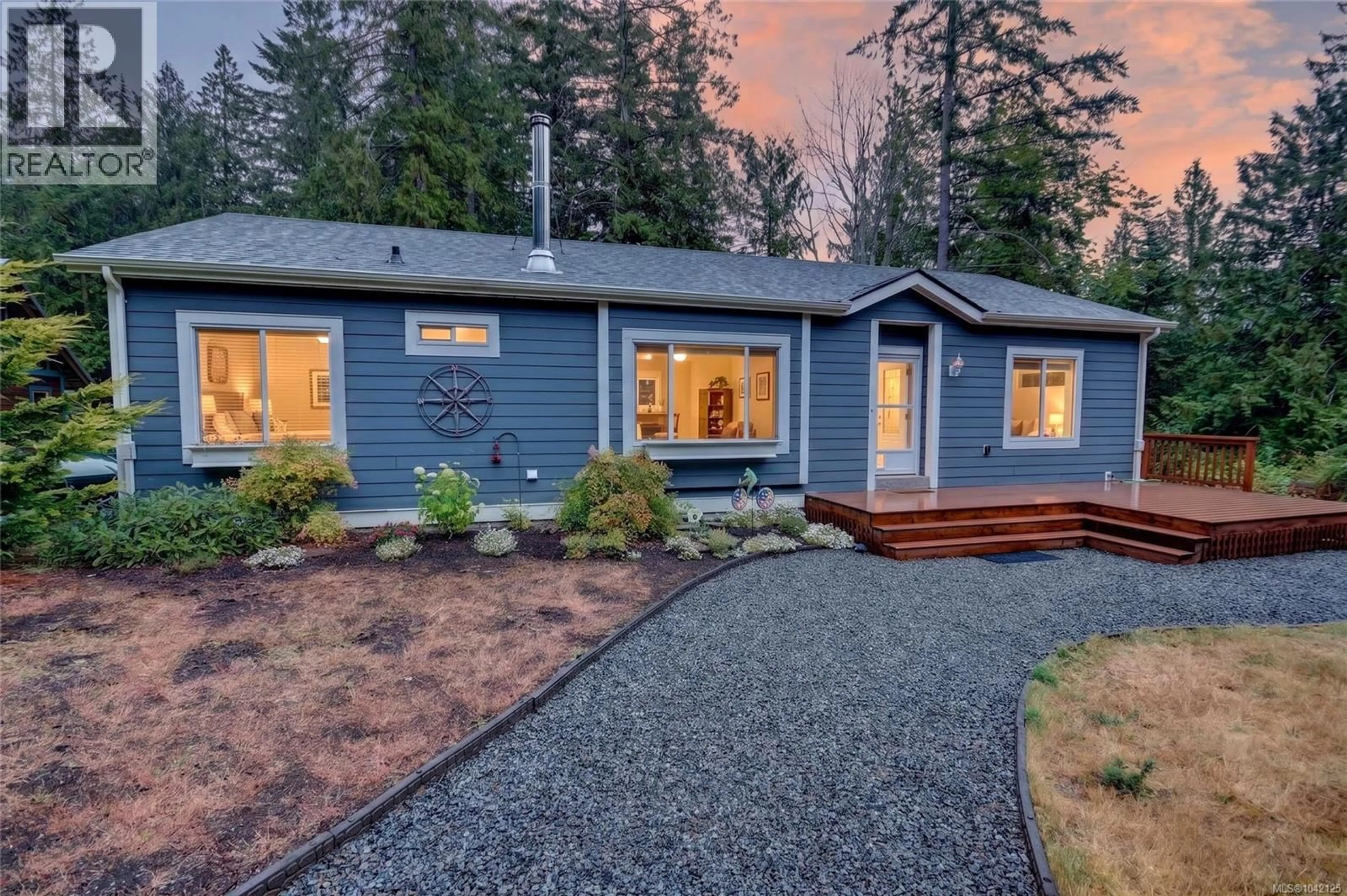 Home with vinyl exterior material, street for 896 CANSO ROAD, Gabriola Island British Columbia V0R1X2