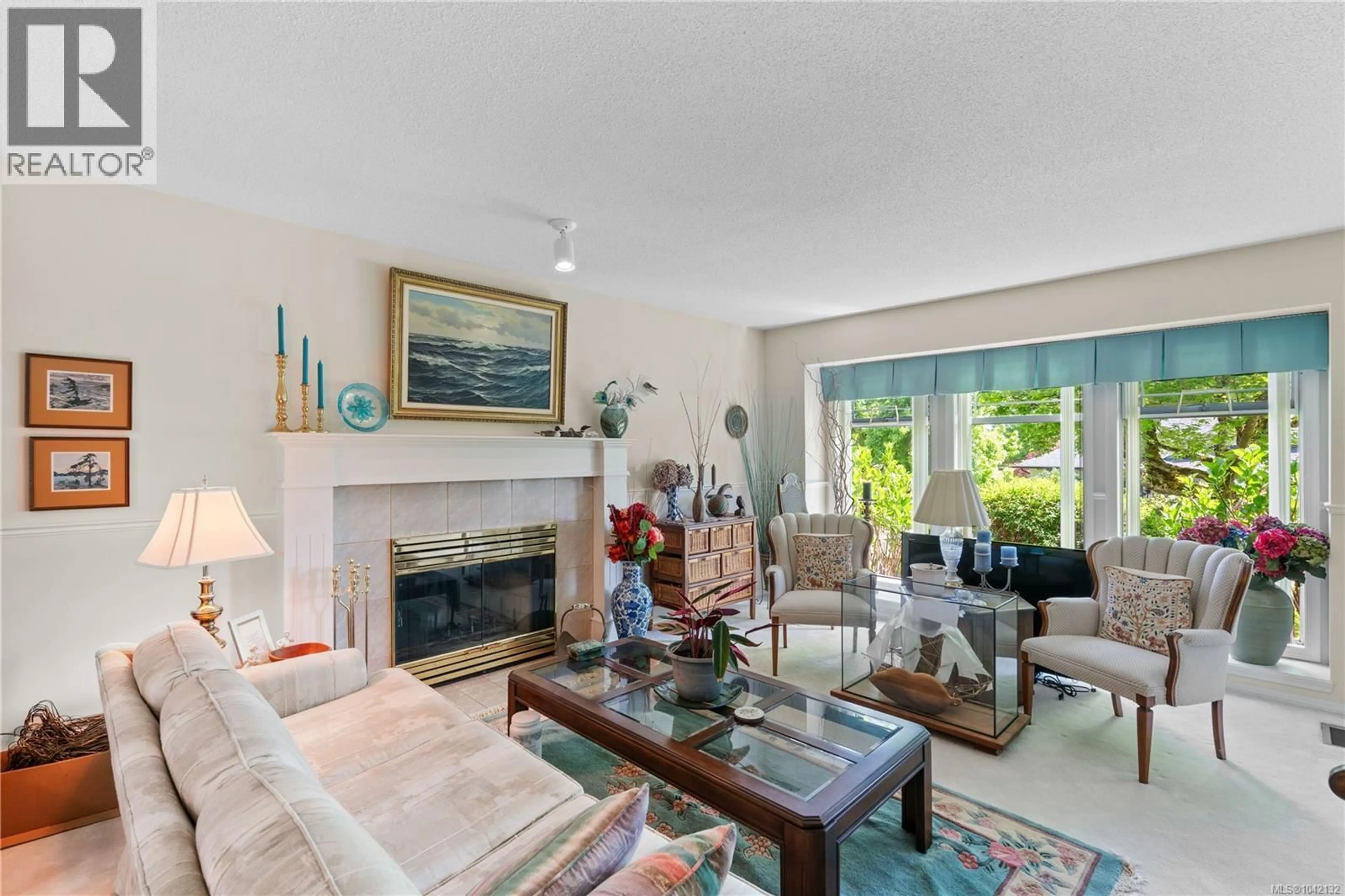 Living room with furniture, unknown for 5208 HAROLD GREEN, Saanich British Columbia V8Y3E5