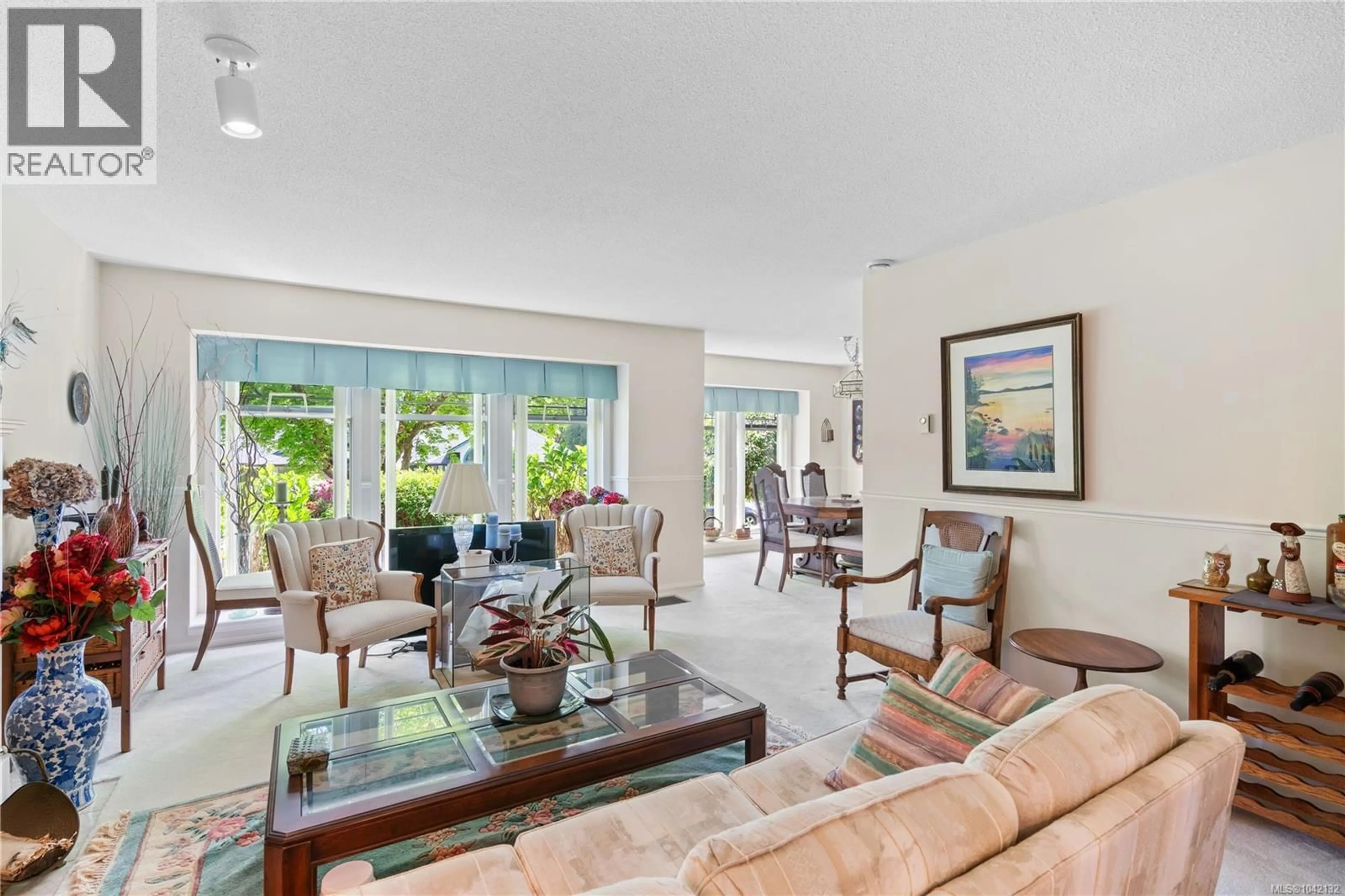 Living room with furniture, unknown for 5208 HAROLD GREEN, Saanich British Columbia V8Y3E5