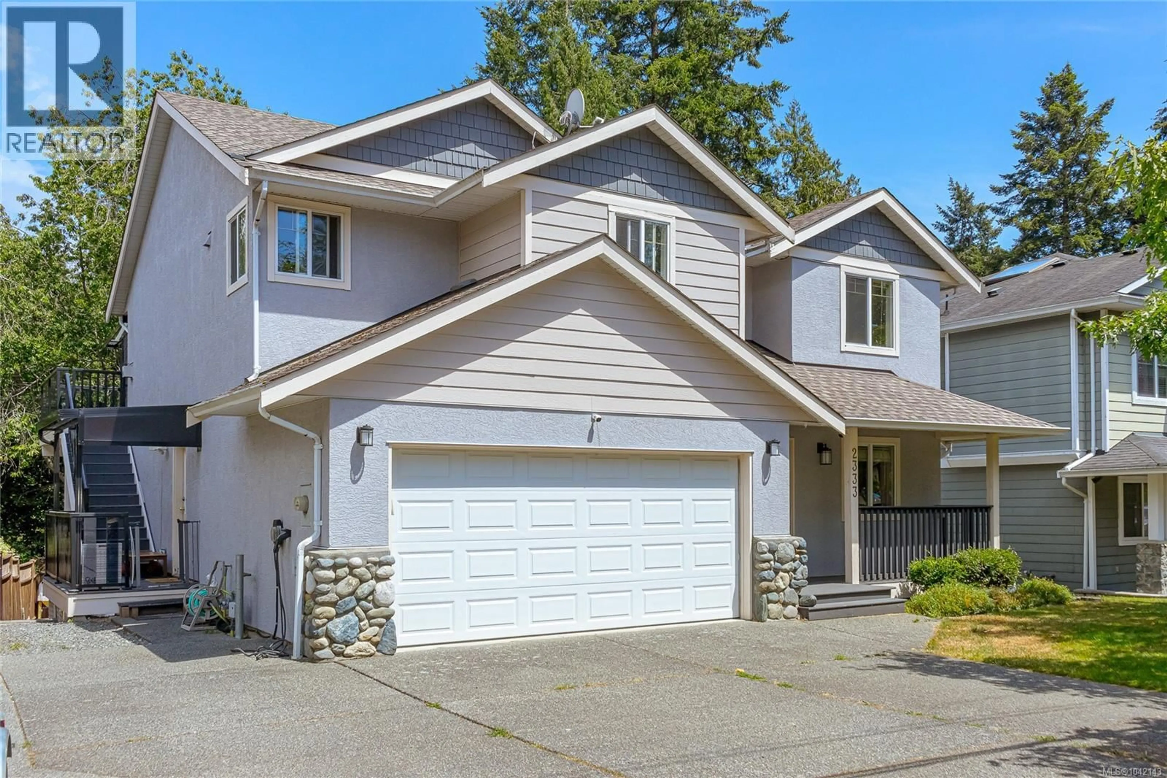 Home with vinyl exterior material, street for 2333 SELWYN ROAD, Langford British Columbia V9B6L8