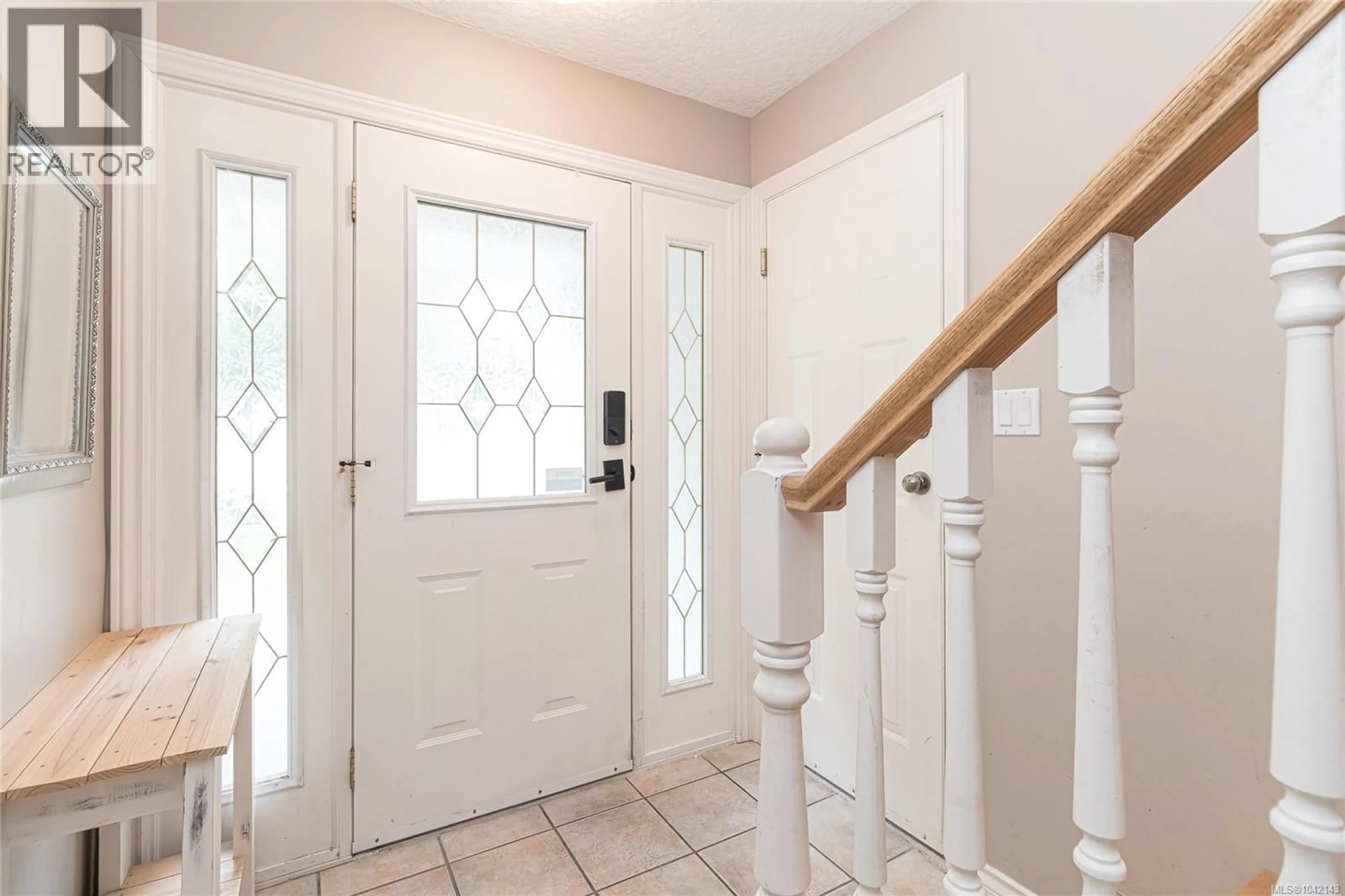 Indoor entryway for 2333 SELWYN ROAD, Langford British Columbia V9B6L8