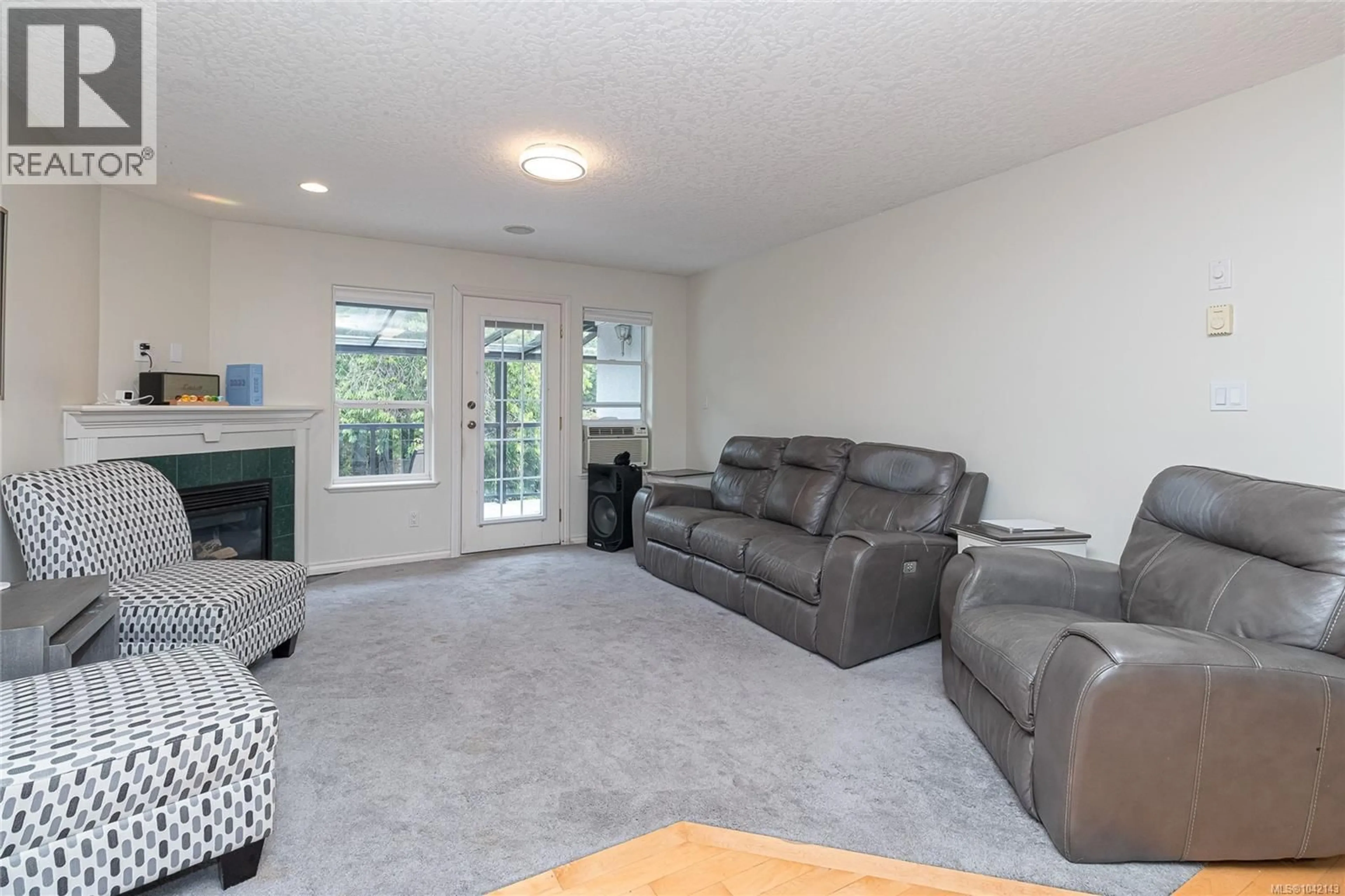 Living room with furniture, unknown for 2333 SELWYN ROAD, Langford British Columbia V9B6L8