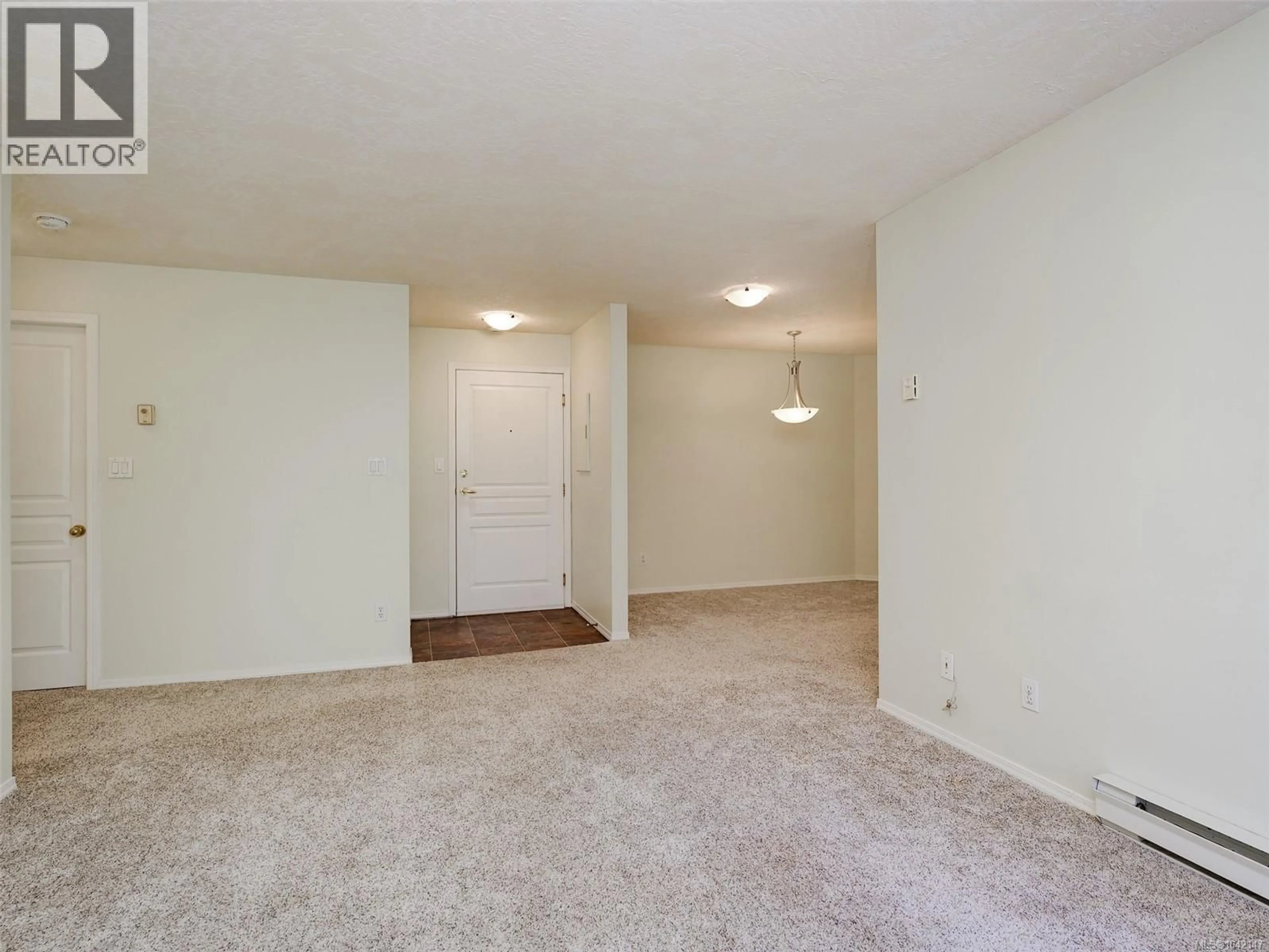 A pic of a room for 210 - 494 MARSETT PLACE, Saanich British Columbia V8Z7J1