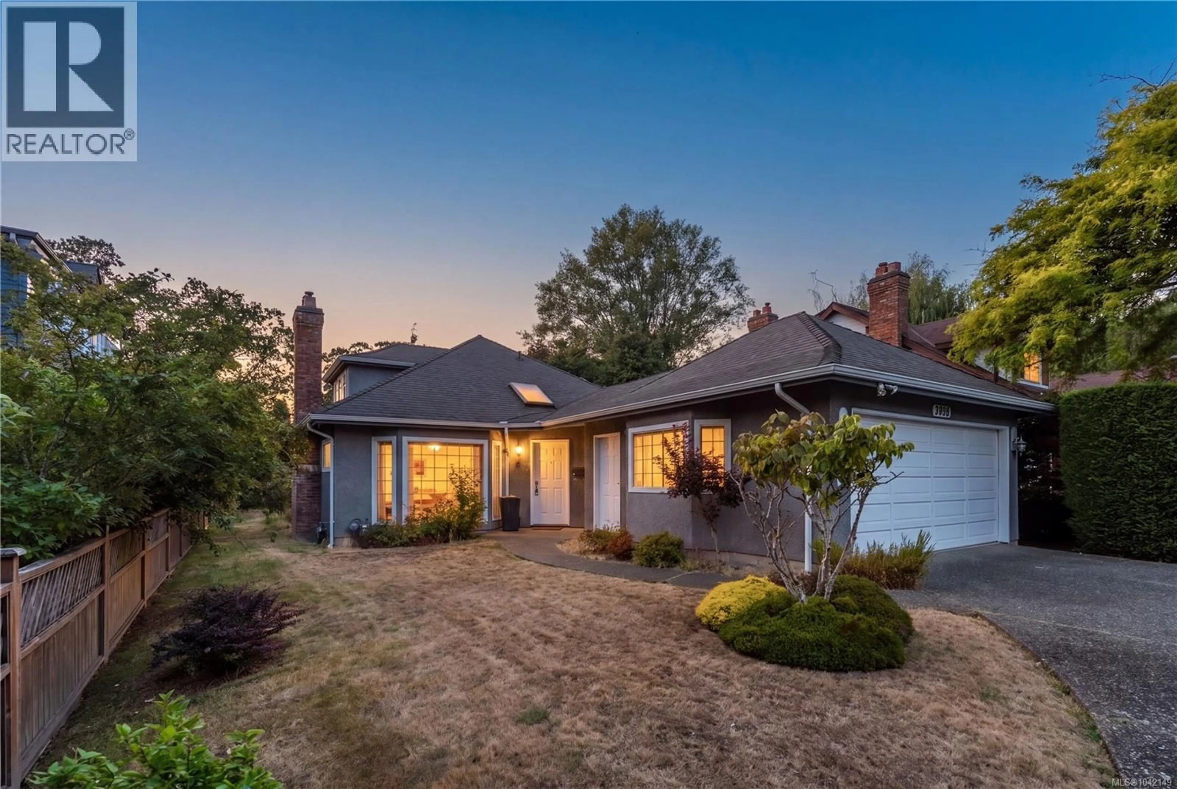 Home with brick exterior material, street for 1376 OLIVER STREET, Oak Bay British Columbia V8S4W9