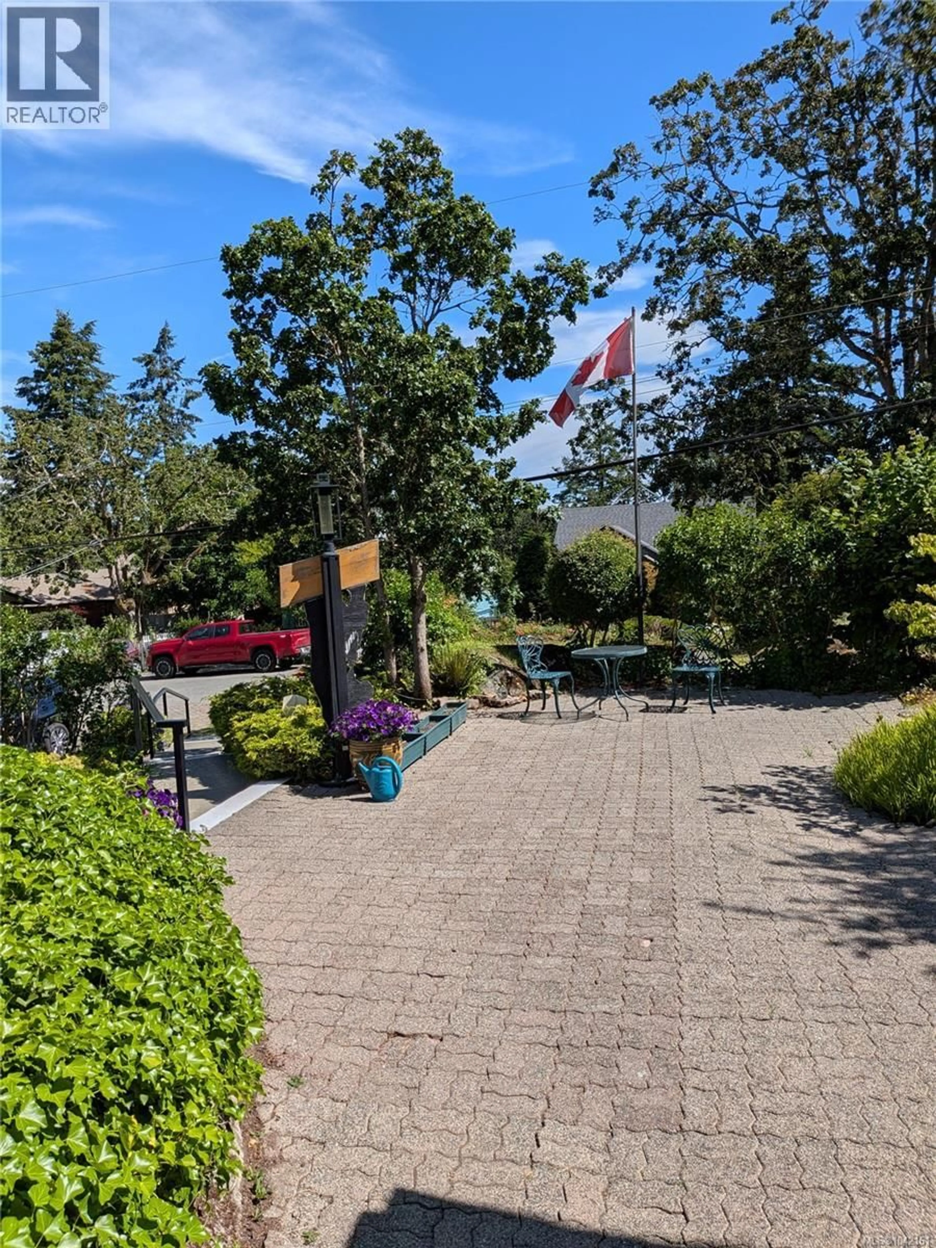 Patio, street for 745 MIDDLETON STREET, Saanich British Columbia V9A2E1