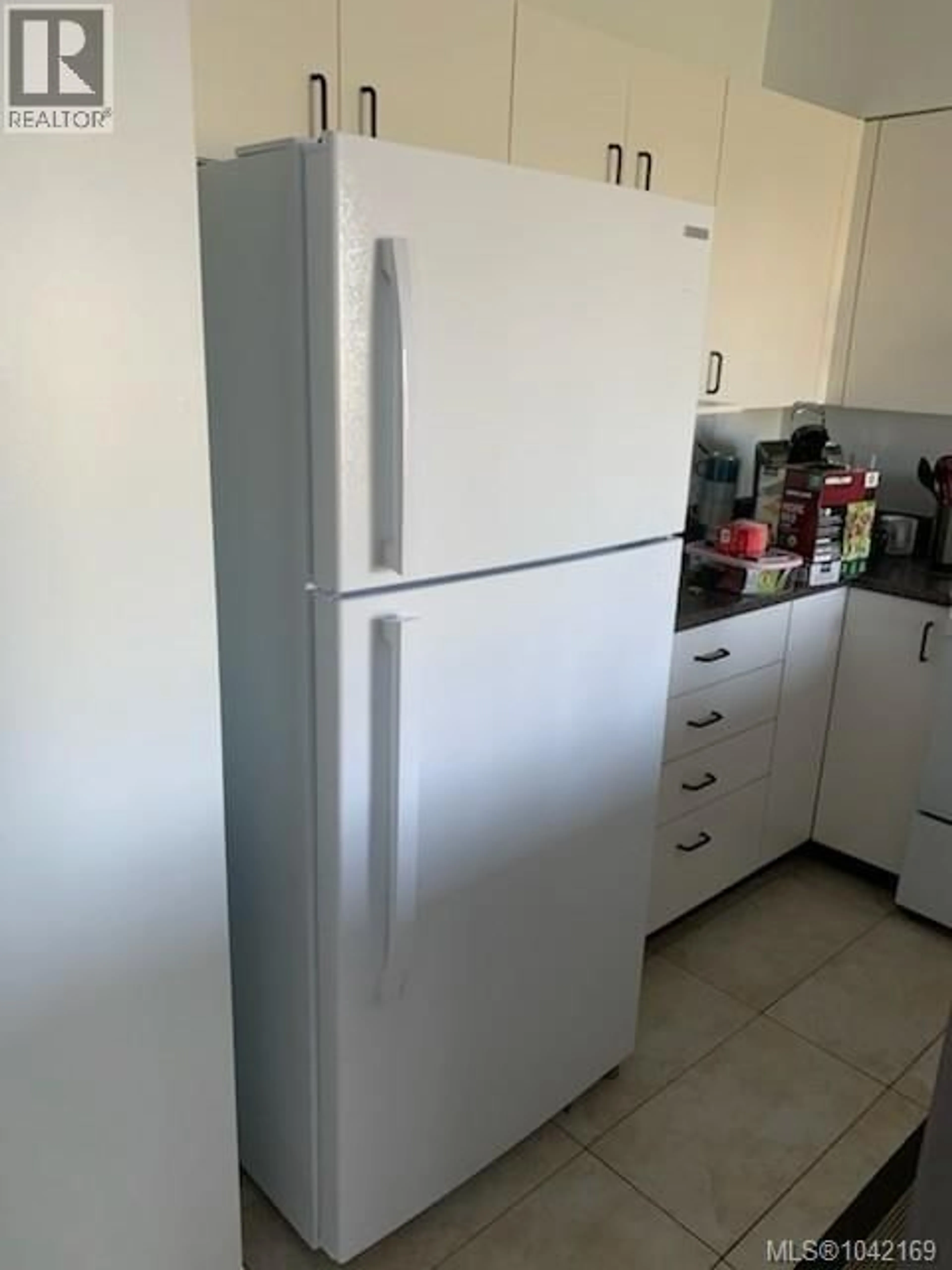 Standard kitchen, floor is not visible for 106 - 9916 DANIEL STREET, Chemainus British Columbia V0R1K1