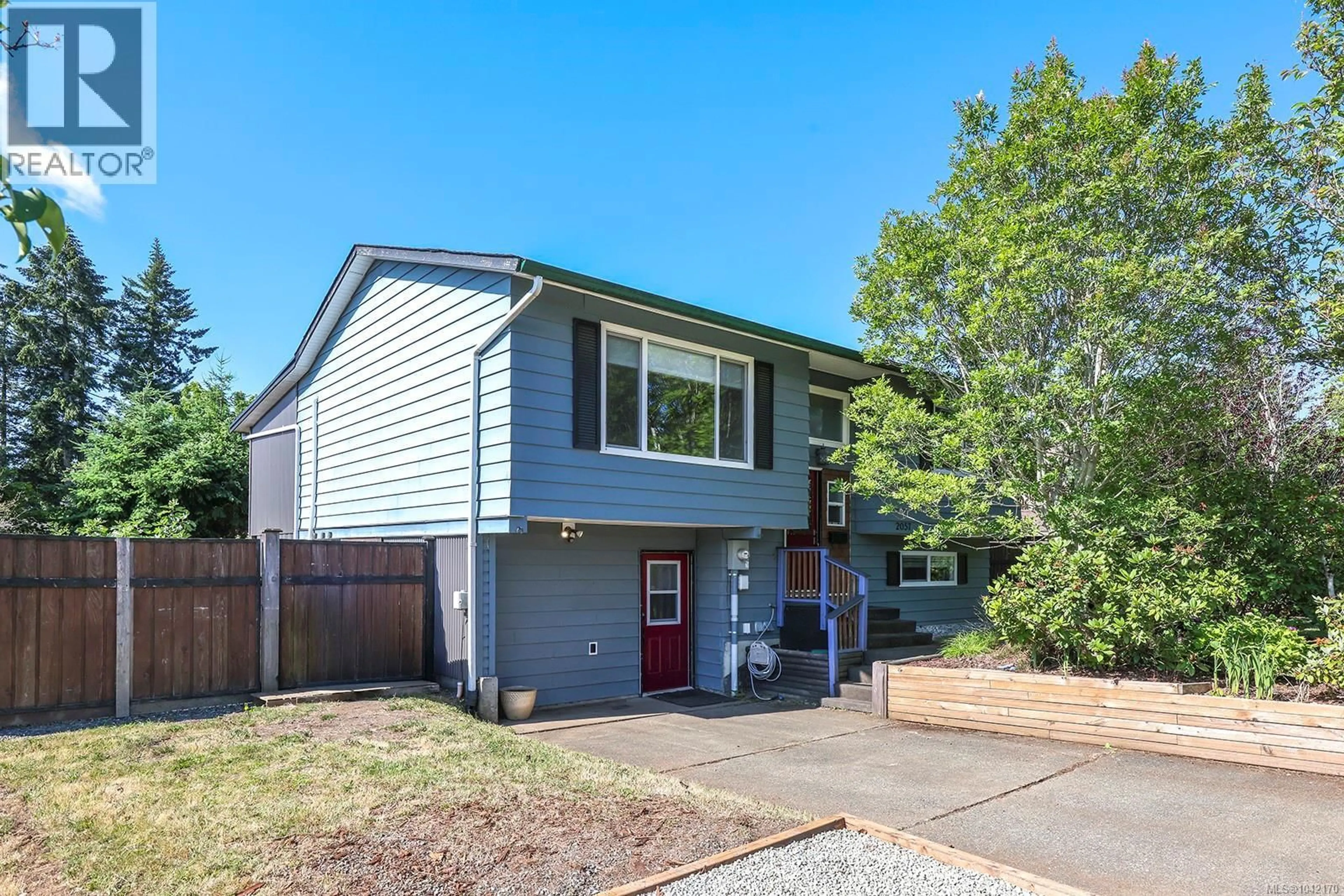 Home with vinyl exterior material, street for 2057 HUMMINGBIRD PLACE, Comox British Columbia V9M2A2