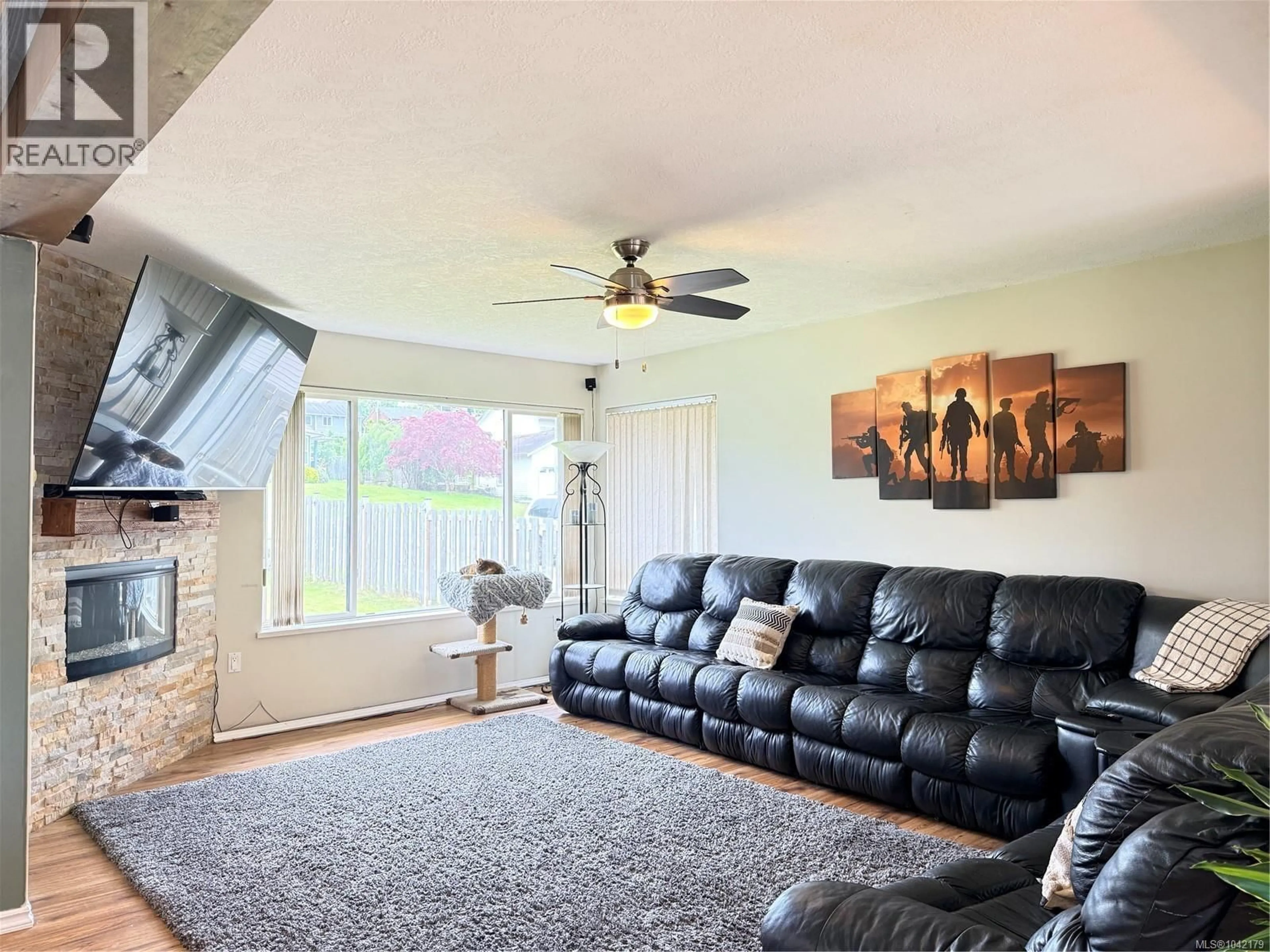 Living room with furniture, unknown for 2116 NORTHLAND ROAD, Port McNeill British Columbia V0N2R0