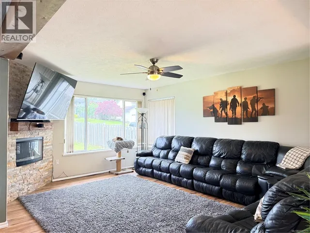 2116 NORTHLAND ROAD, Port McNeill 4