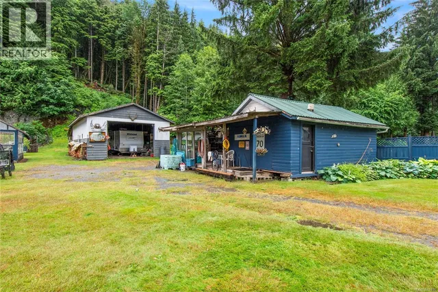 1276 SAYWARD ROAD, Sayward 2