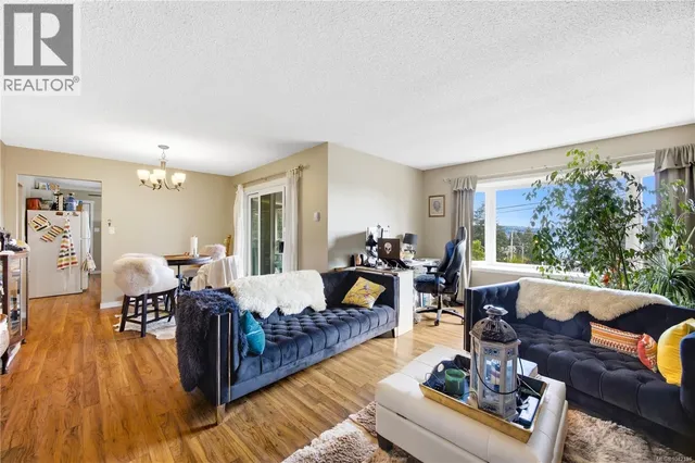 420 STRANG DRIVE, Ladysmith 5