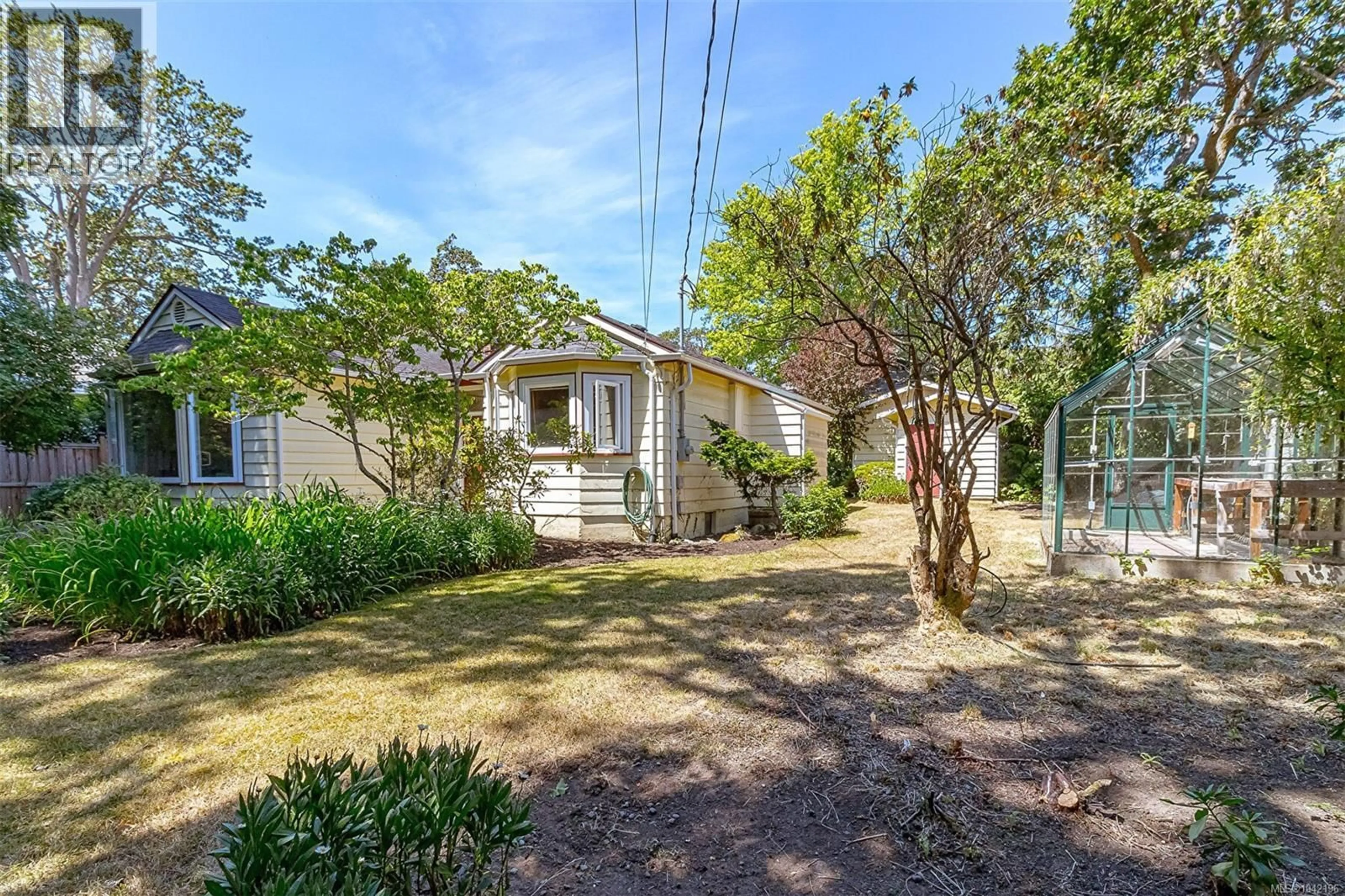 A pic from outside/outdoor area/front of a property/back of a property/a pic from drone, street for 880 SOMENOS STREET, Victoria British Columbia V8S4A6