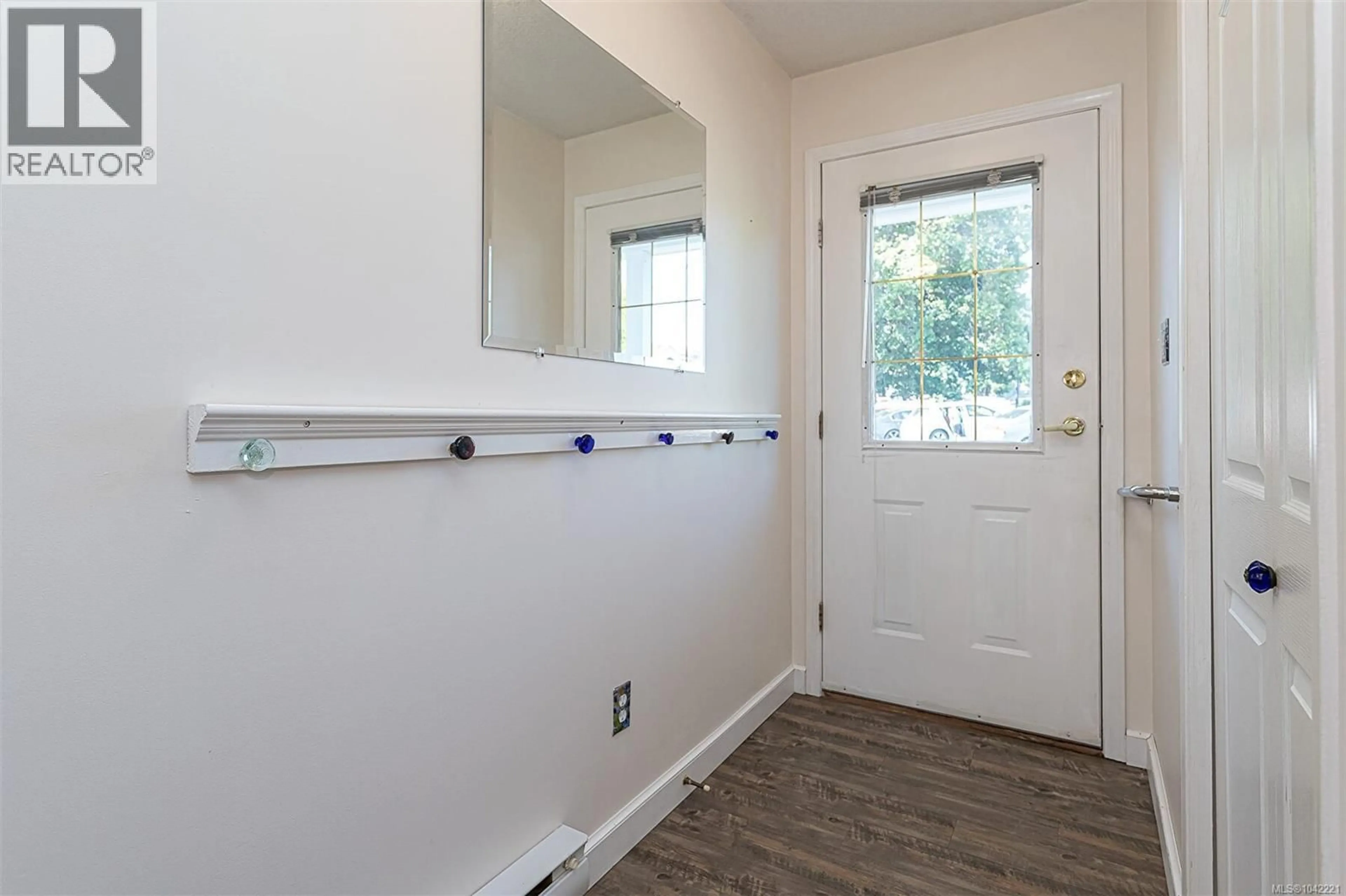 Indoor entryway for 101 - 219 DOGWOOD DRIVE, Ladysmith British Columbia V9G1S9