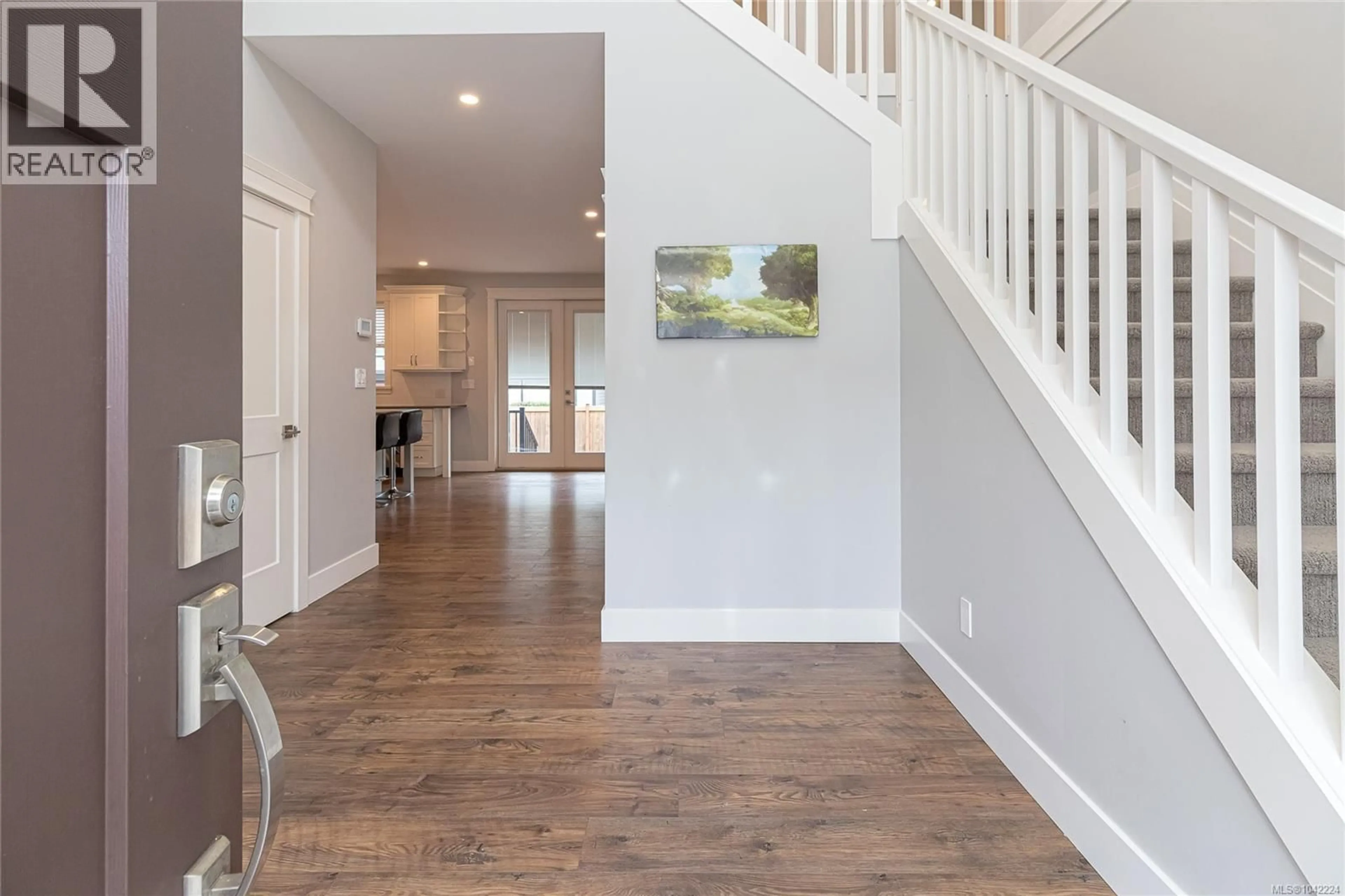 Indoor entryway for 990 ARIANE GARDENS, Langford British Columbia V9C3A4