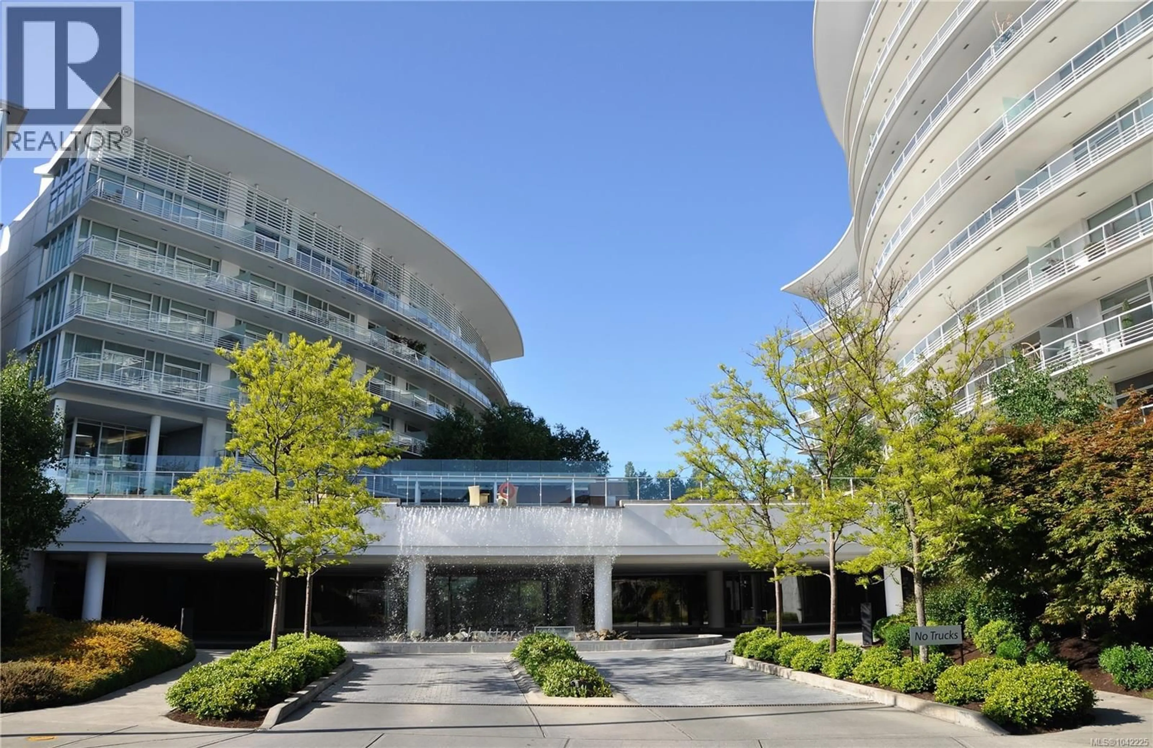 Indoor foyer for 413 - 68 SONGHEES ROAD, Victoria British Columbia V9A0A3