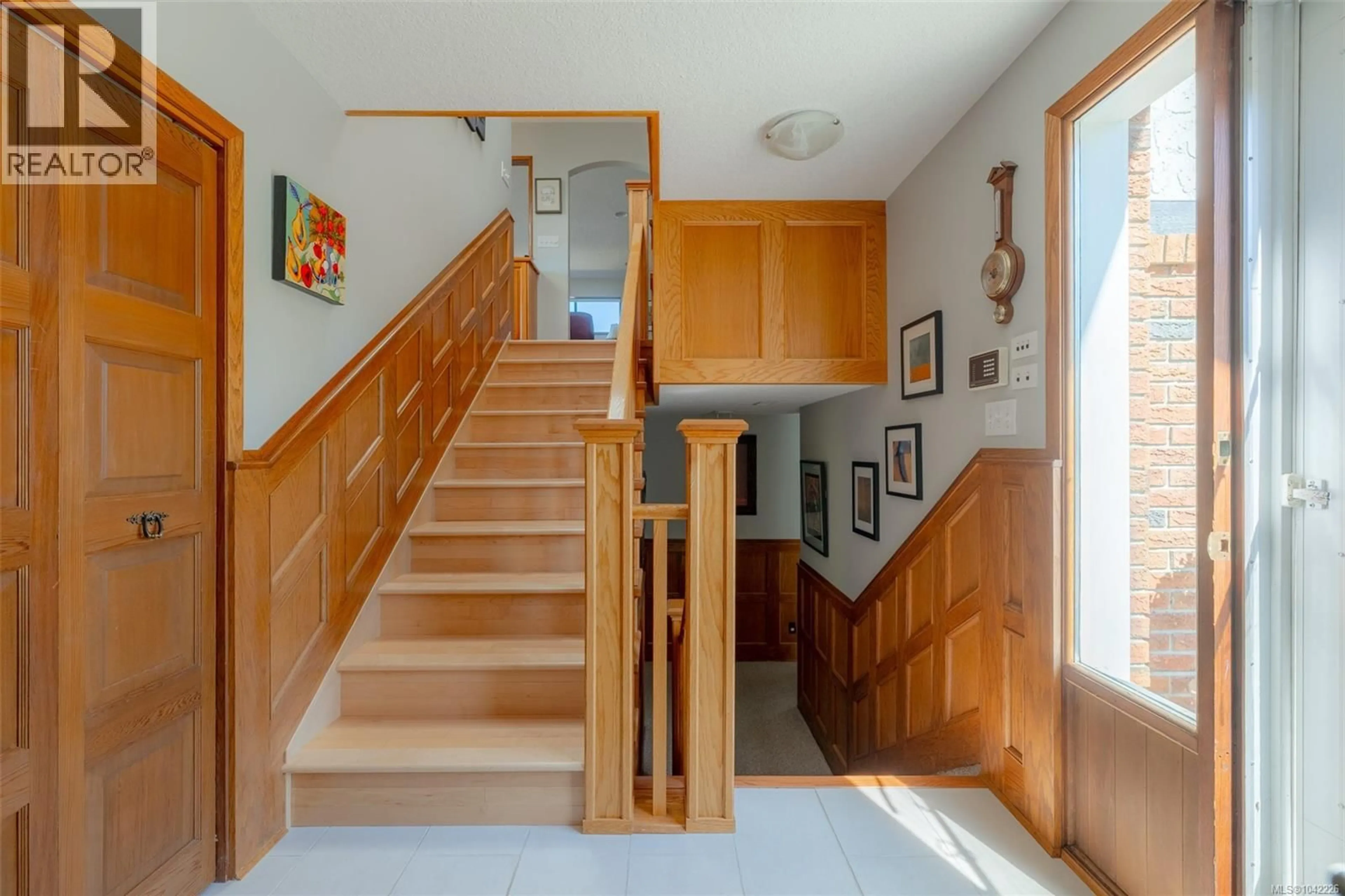 Stairs for 7115 HUDDLESTONE ROAD, Lantzville British Columbia V0R2H0