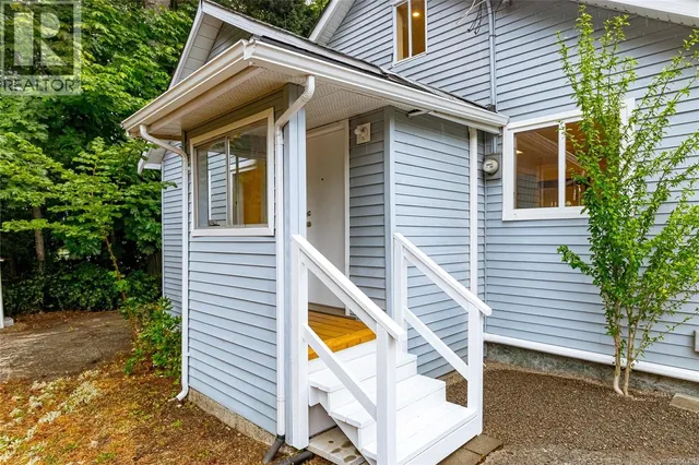 5934 HIGHLAND AVENUE, Duncan 3