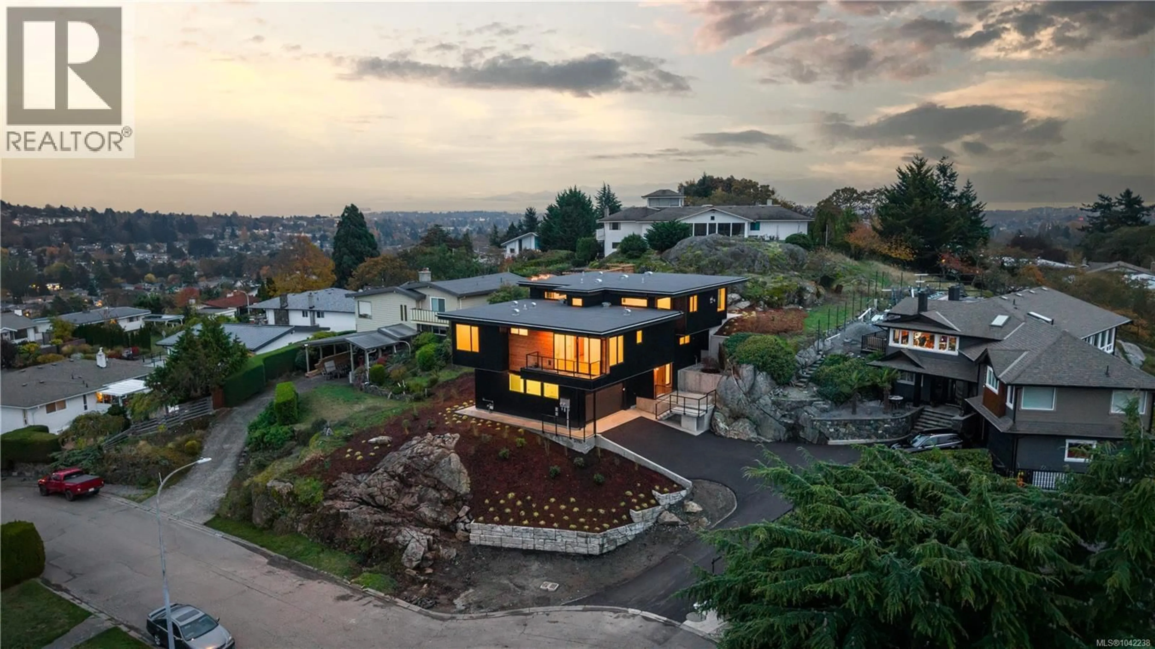 Unknown for 3700 KOOTENAY PLACE, Saanich British Columbia V8P2G2