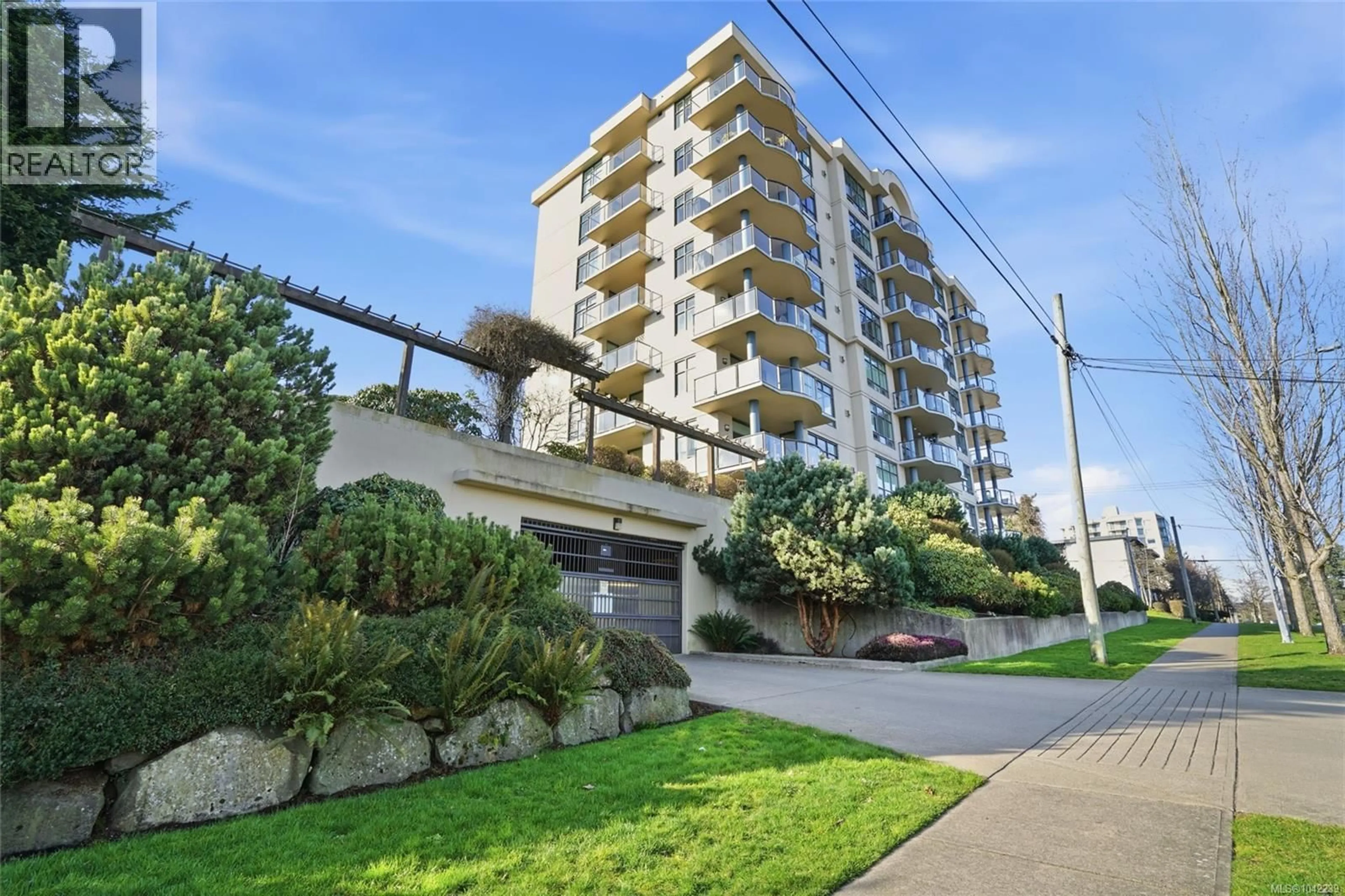 Patio, building for 201 - 225 ROSEHILL STREET, Nanaimo British Columbia V9S1E1