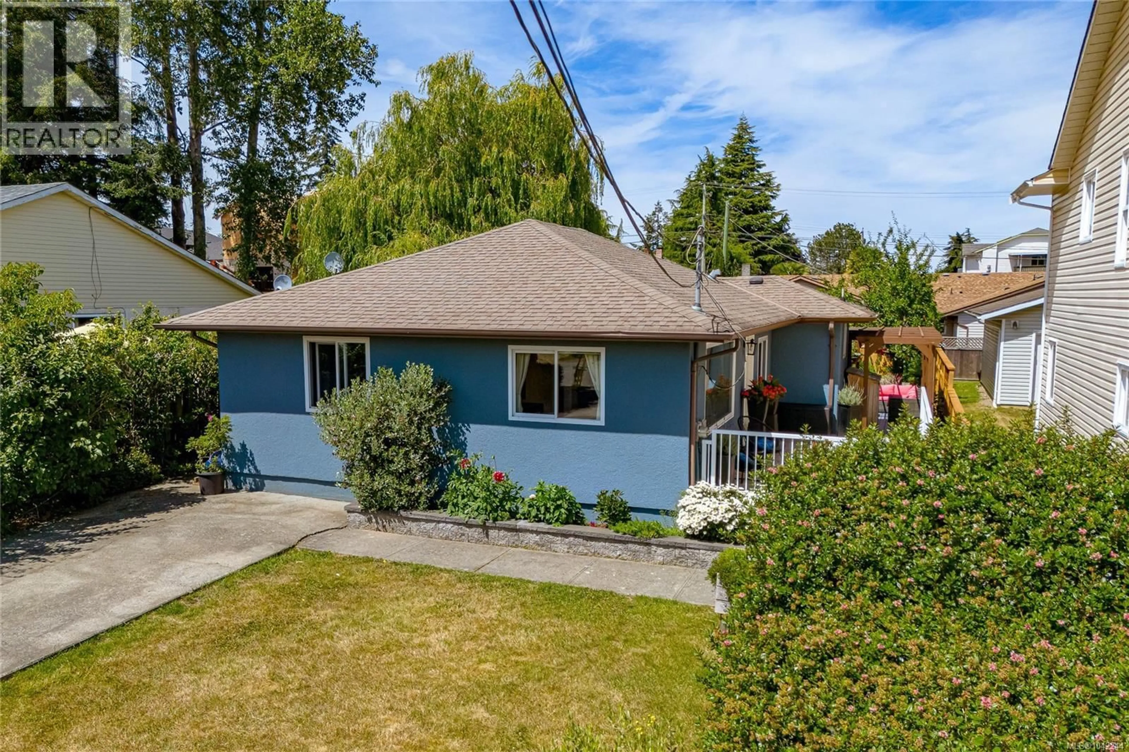 A pic from outside/outdoor area/front of a property/back of a property/a pic from drone, street for 2142 LANNON WAY, Sidney British Columbia V8L4K2